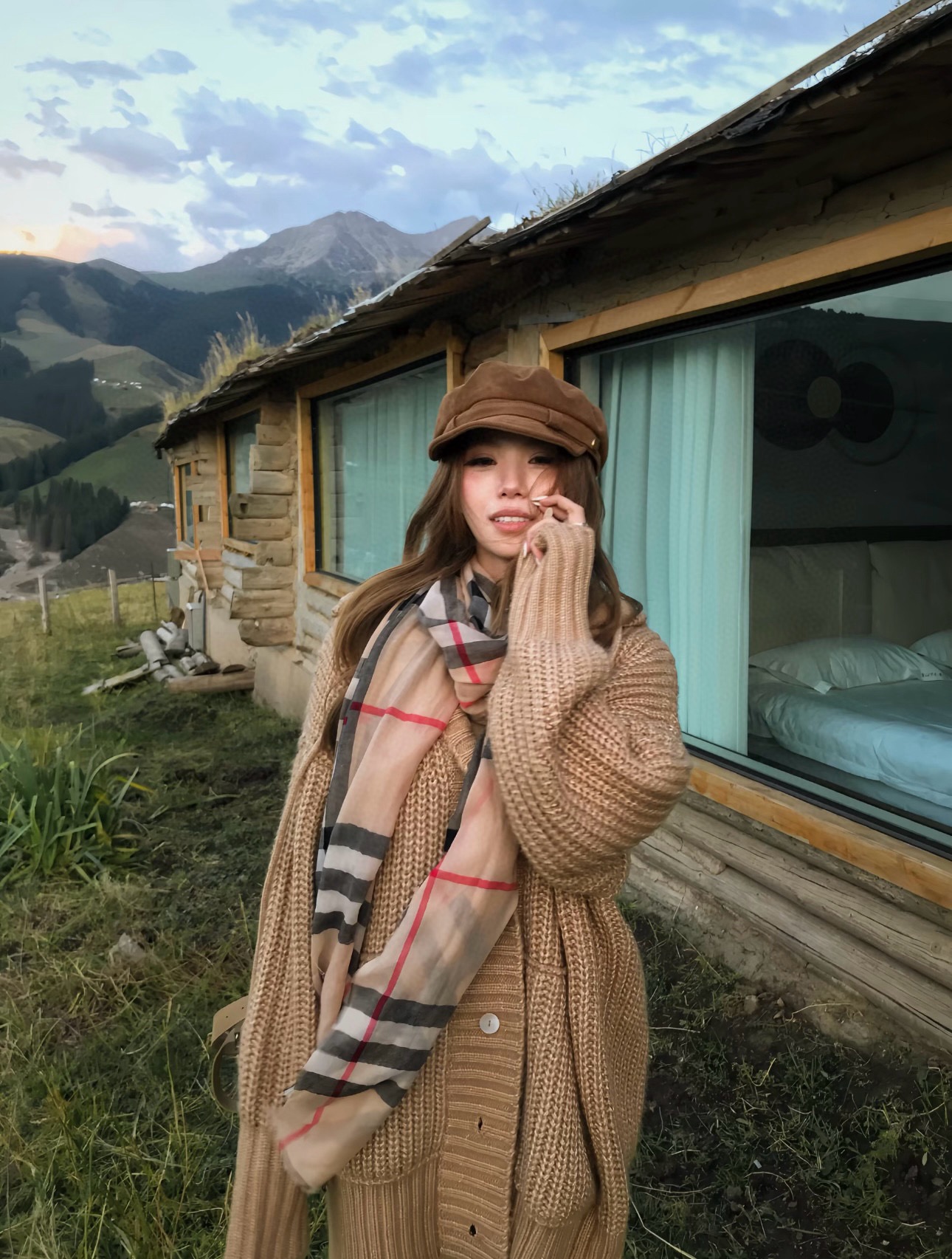 Burberry 巴宝莉正装系列货 专供旗舰店的vip 苏格兰进口山羊绒 知性的款式 的设计 绝对的不是花里胡哨的款式 戒指绒产品可以说是围巾里面最高档次的货品 好产品要懂得保养 它绝对的是小众产品 不是谁都懂的它的好 绝对的品味生活的首选搭配饰品 识货者必入
