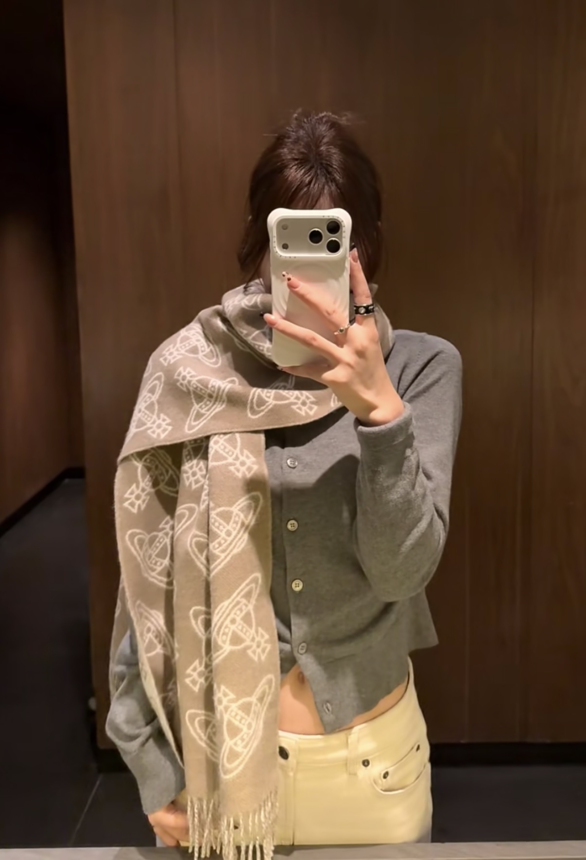 Vivienne Westwood Westwood”最爱的地球 从精神上 Vivenne Westwood才是最能代表英国人的 品牌