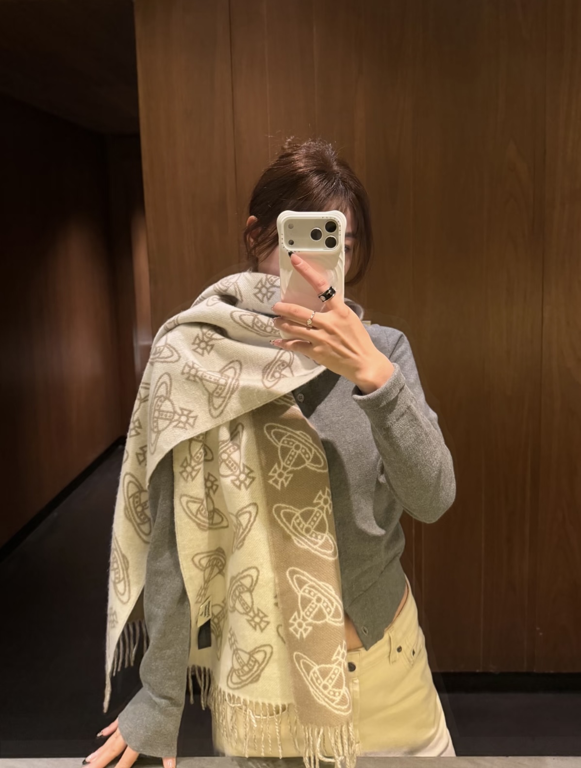 Vivienne Westwood Westwood”最爱的地球 从精神上 Vivenne Westwood才是最能代表英国人的 品牌
