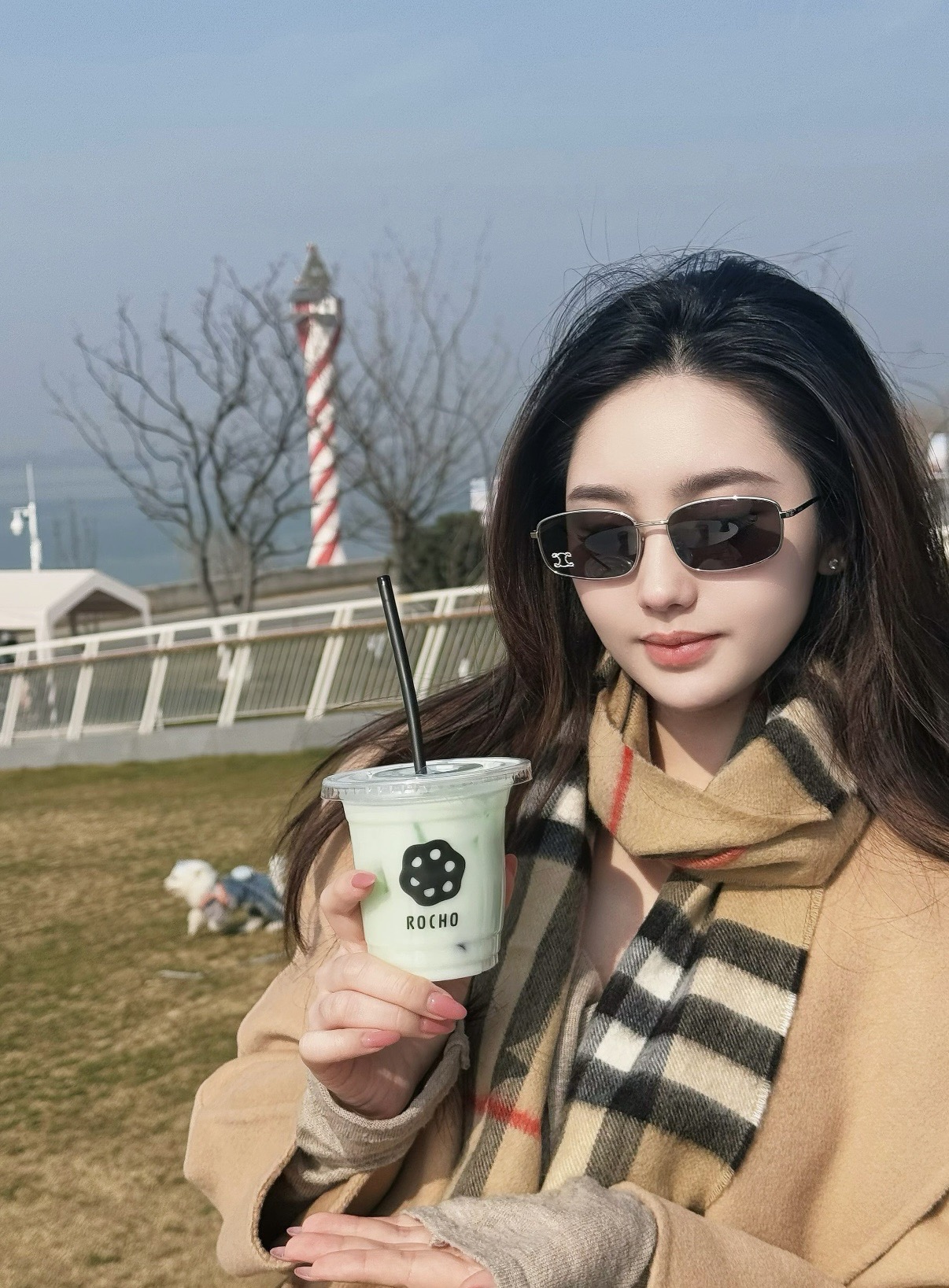 NO:619872,Burberry's new super stylish and versatile model, the latest exported cashmere scarves for men and women with extremely good quality and great value. The hand feel is very delicate. The key is that this type of scarf is very versatile. It can be matched with casual jackets or business suits. It will never go wrong. The material selection is also very exquisite, and it is selected from Alpine cashmere. Unisex. Couple style super recommended size 190*36 high version scarf, high version scarf, burberry, jackets & coats19860909巴宝莉 新款超级有品百搭的款,绝对质量好到爆的超值最新出口男女羊绒围巾.手感细腻度非常好关键这类的非常百搭,可以搭配休闲外套也可以搭配商务西服绝对不会不会搭错的款.选料也是很考究的选自阿尔卑斯山羊绒.男女通用 情侣款超级推荐尺寸190*36高版本围巾,高版本围巾,burberry,jackets & coats,scarf