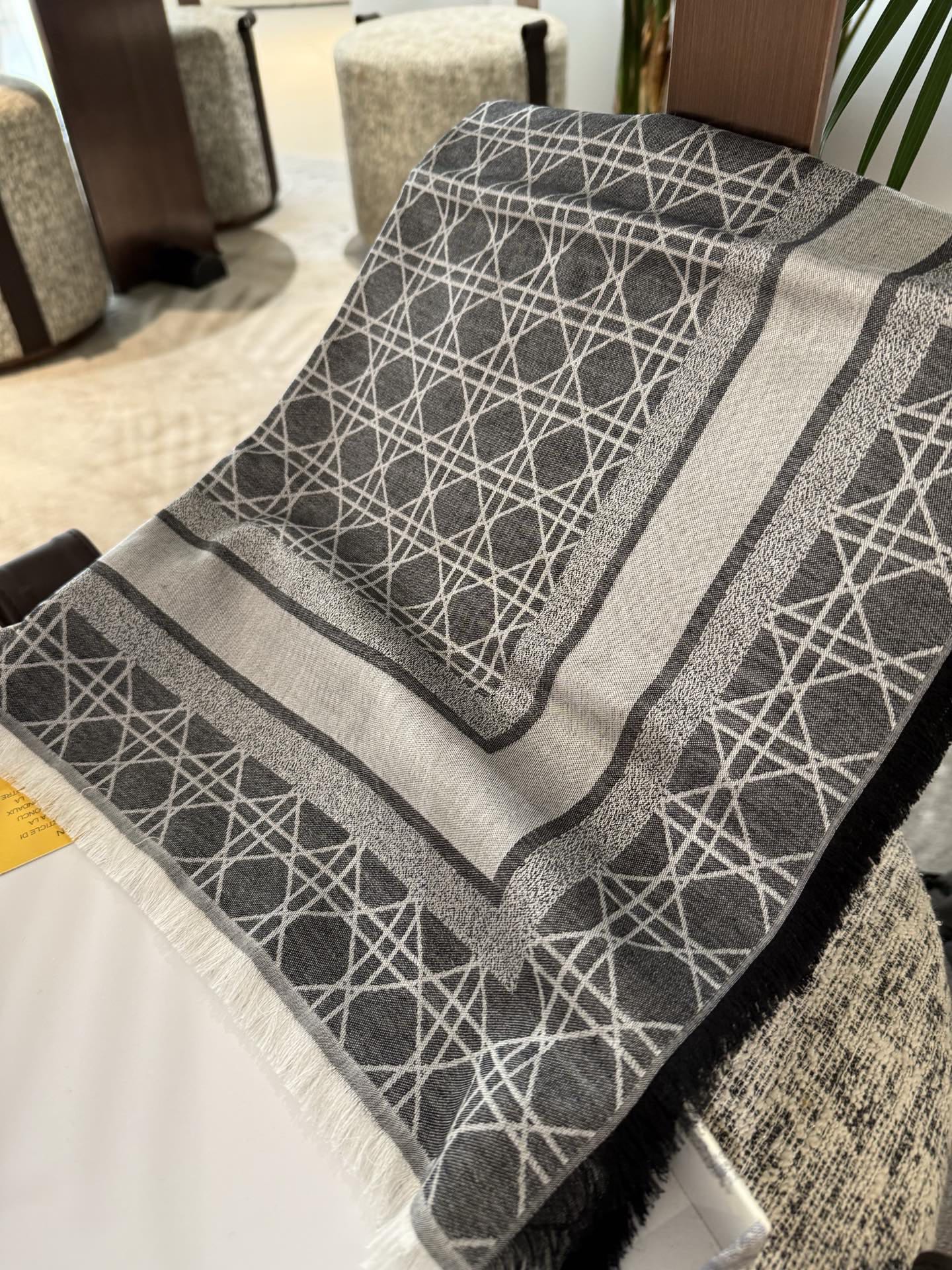 P高段位！是Dior的女人！经典藤格纹新演绎！！】实物有被惊艳到！！Dior今年25秋冬新出的Canna