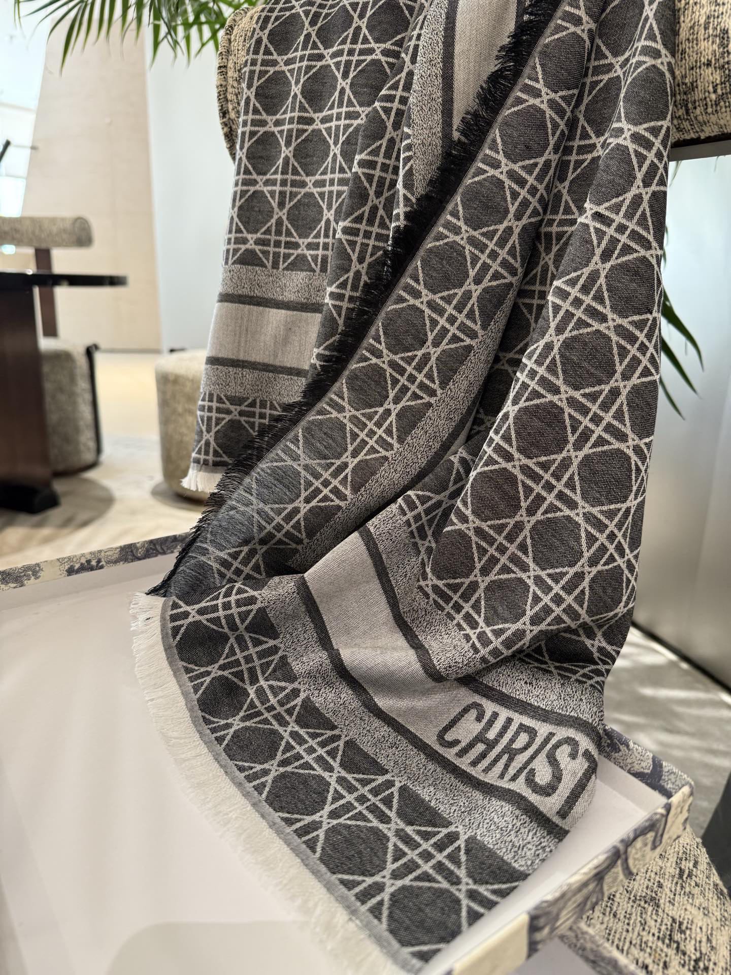 P高段位！是Dior的女人！经典藤格纹新演绎！！】实物有被惊艳到！！Dior今年25秋冬新出的Canna