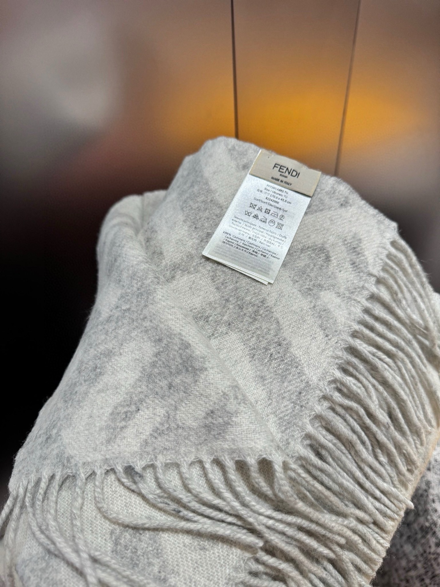 P F家新色，新色气质干净🧣喜欢别错过[爱心]口碑极佳 喜欢的集美赶紧私聊我哦[玫瑰].