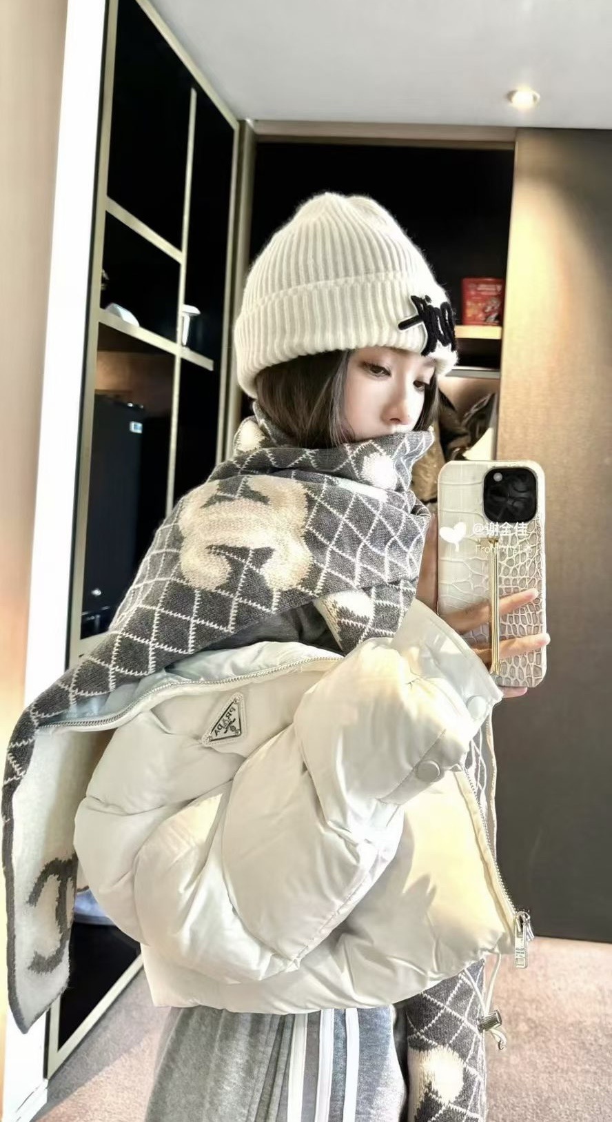 P高版本来啦👍👍升级款啦（质量升级，尺寸加宽）👍👍香奈儿专柜新款【小香刺绣披肩】💖💖美翻了[流泪]御用殿