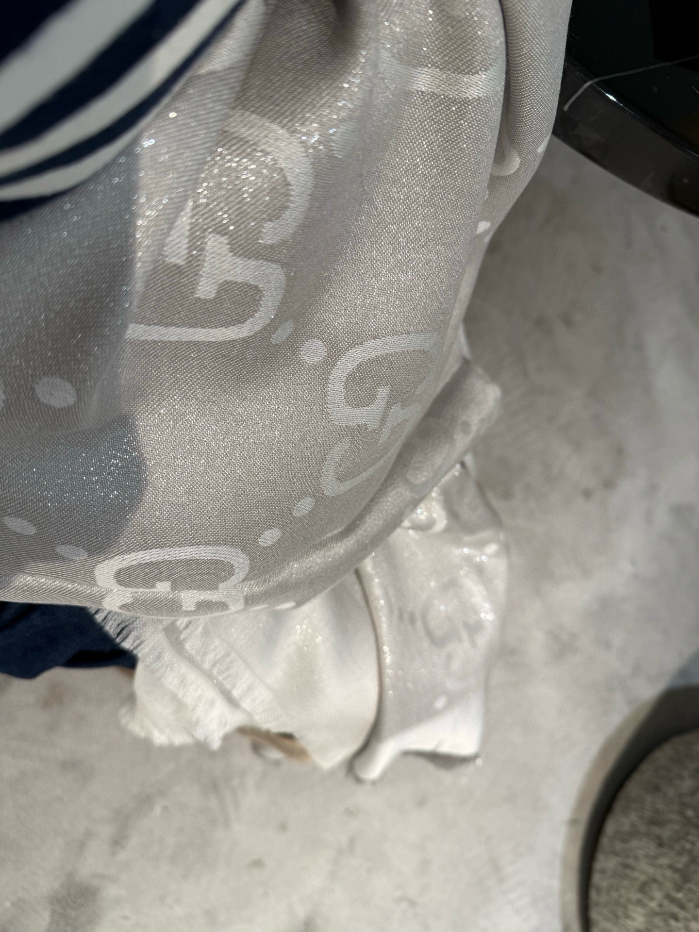 P【GG金线提花披肩140】方巾，璀璨至极，女神必备的，实物真的美得太闪耀了，品质极好‼️款式经典，大方