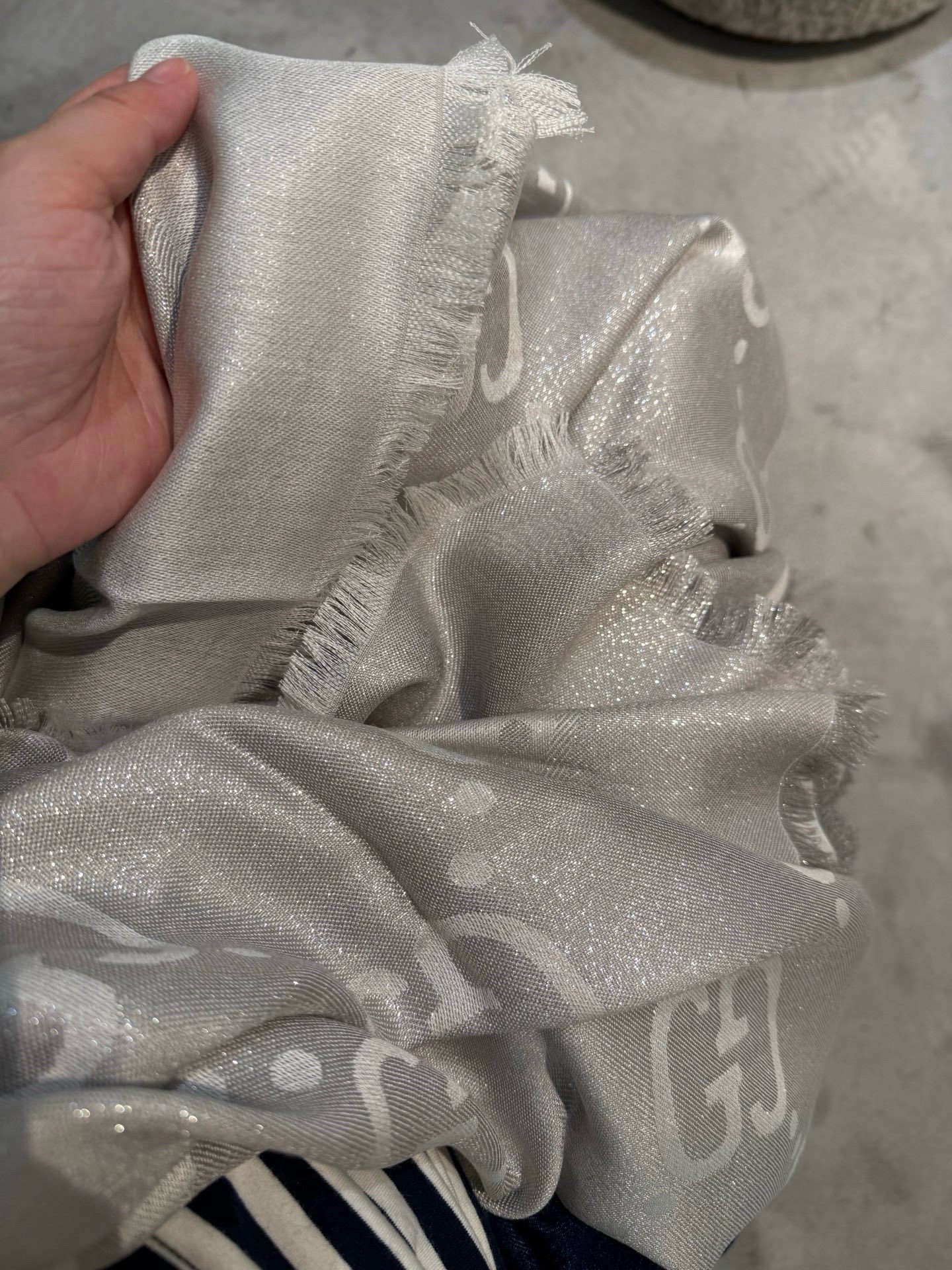 P【GG金线提花披肩140】方巾，璀璨至极，女神必备的，实物真的美得太闪耀了，品质极好‼️款式经典，大方