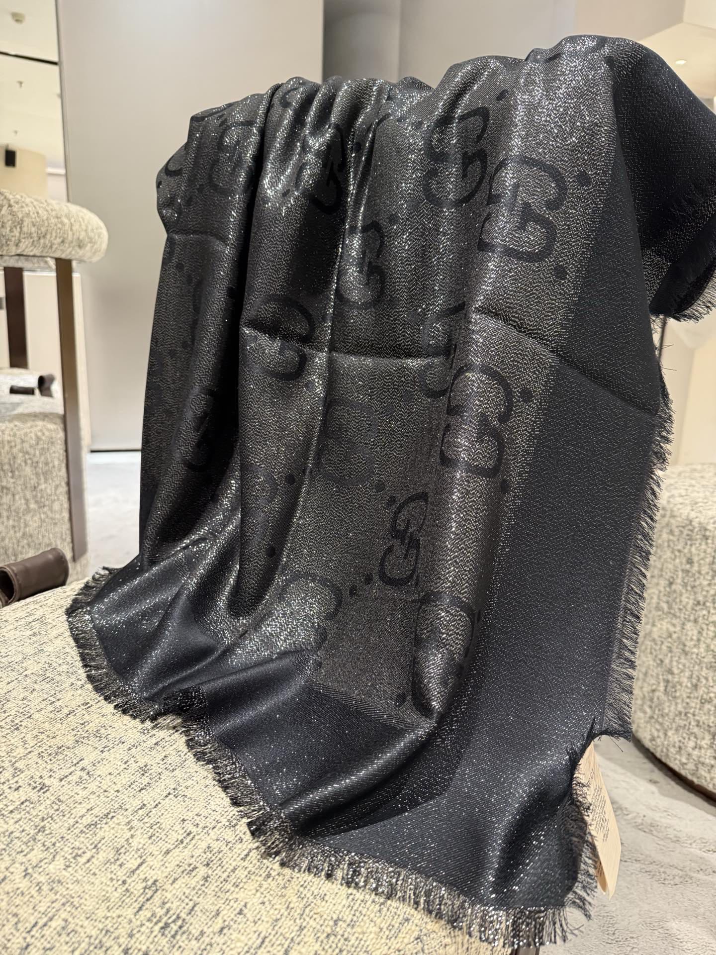 P【GG金线提花披肩140】方巾，璀璨至极，女神必备的，实物真的美得太闪耀了，品质极好‼️款式经典，大方