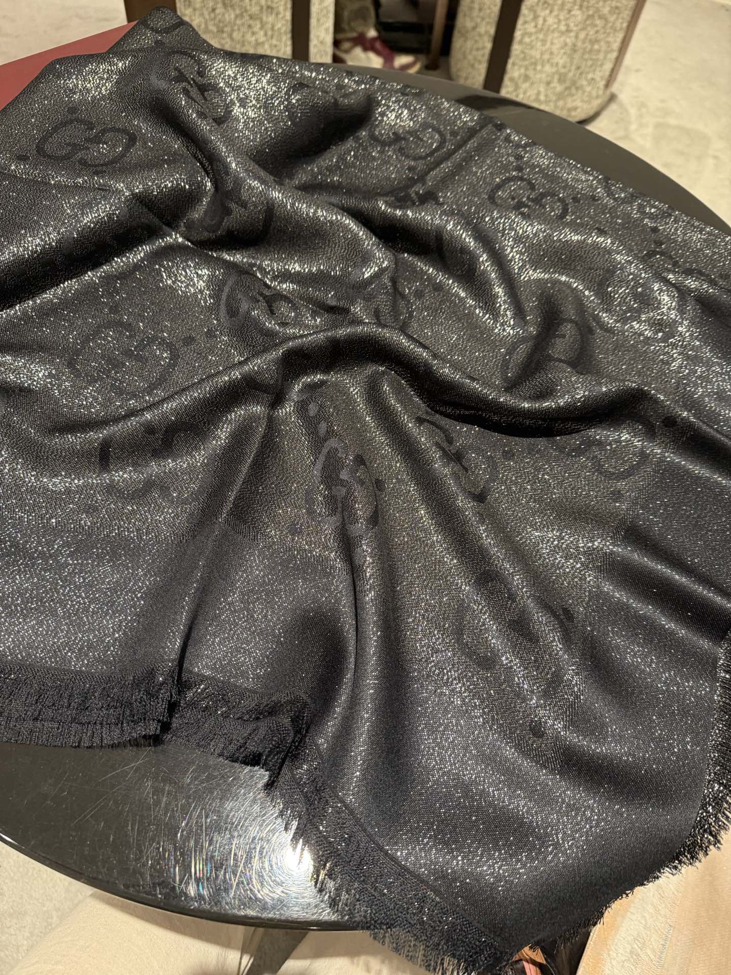 P【GG金线提花披肩140】方巾，璀璨至极，女神必备的，实物真的美得太闪耀了，品质极好‼️款式经典，大方