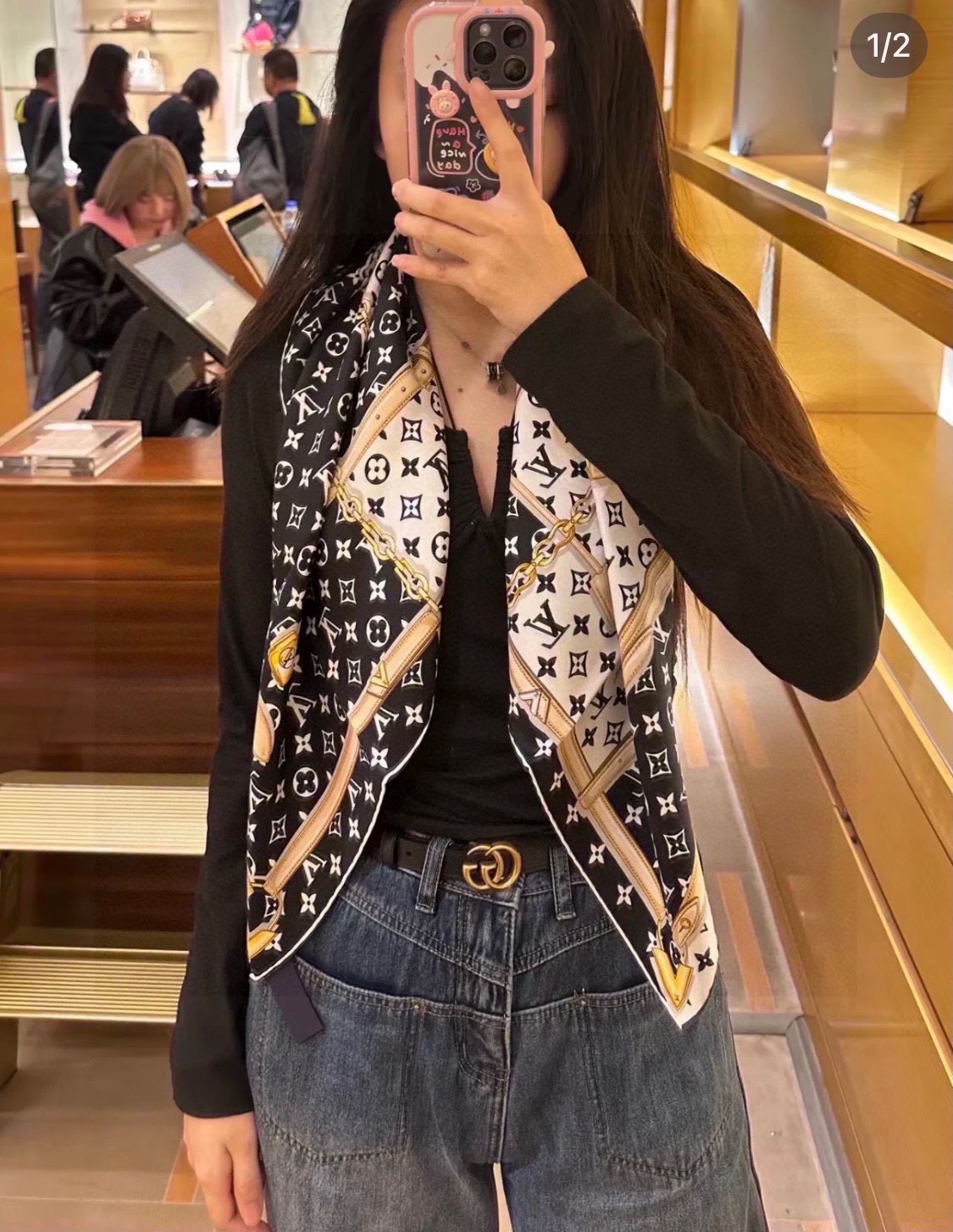 PLv…链条花。Lv2025在售款 90*90🍇🍇16姆米顶级真丝方巾……🍡2色现货……春秋季空调房必备