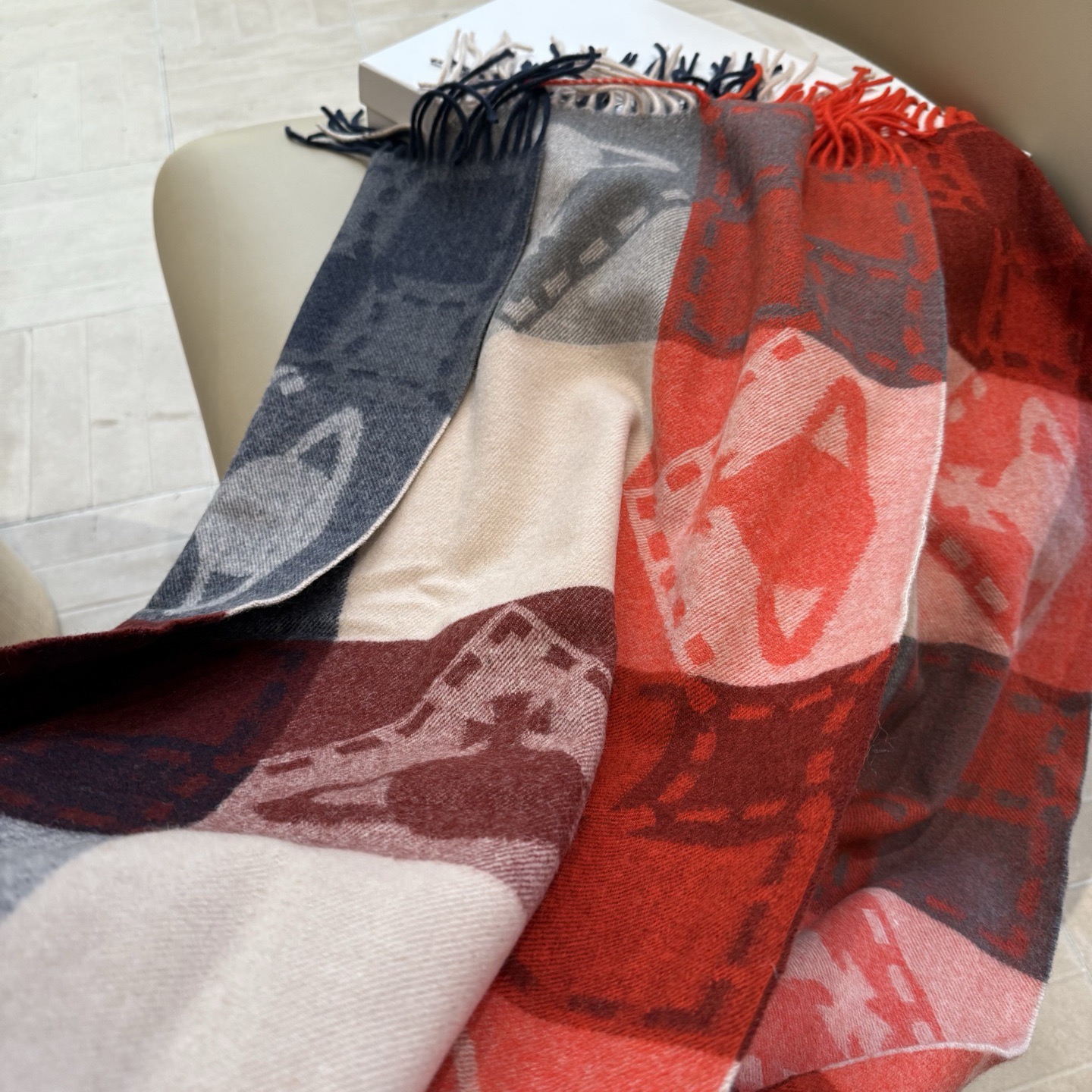 P𝐕𝐢𝐯𝐢𝐞𝐧𝐧𝐞 𝐖𝐞𝐬𝐭𝐰𝐨𝐨𝐝🪐✨经典大土星围巾 vivienne westwood西太后土星 英