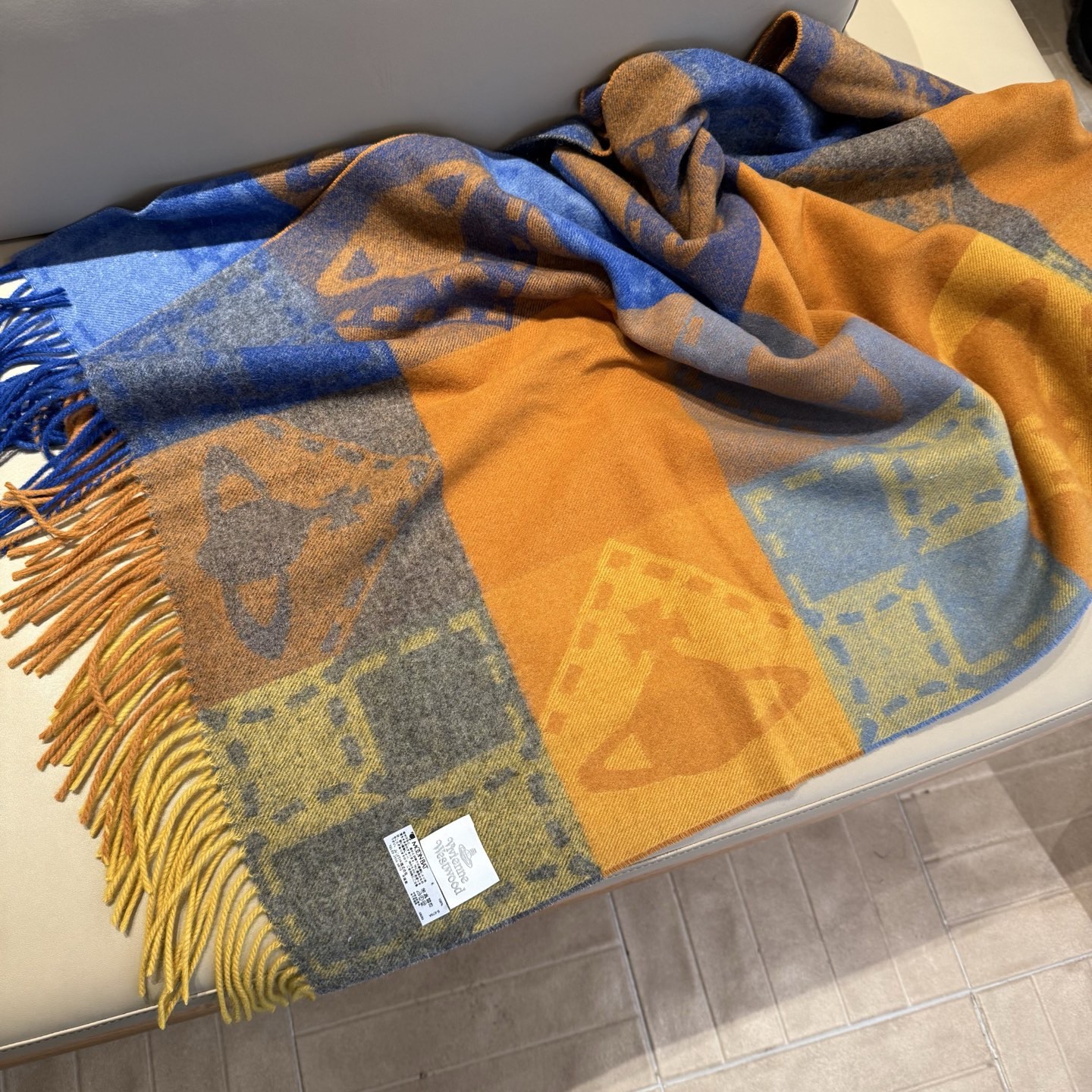 P𝐕𝐢𝐯𝐢𝐞𝐧𝐧𝐞 𝐖𝐞𝐬𝐭𝐰𝐨𝐨𝐝🪐✨经典大土星围巾 vivienne westwood西太后土星 英