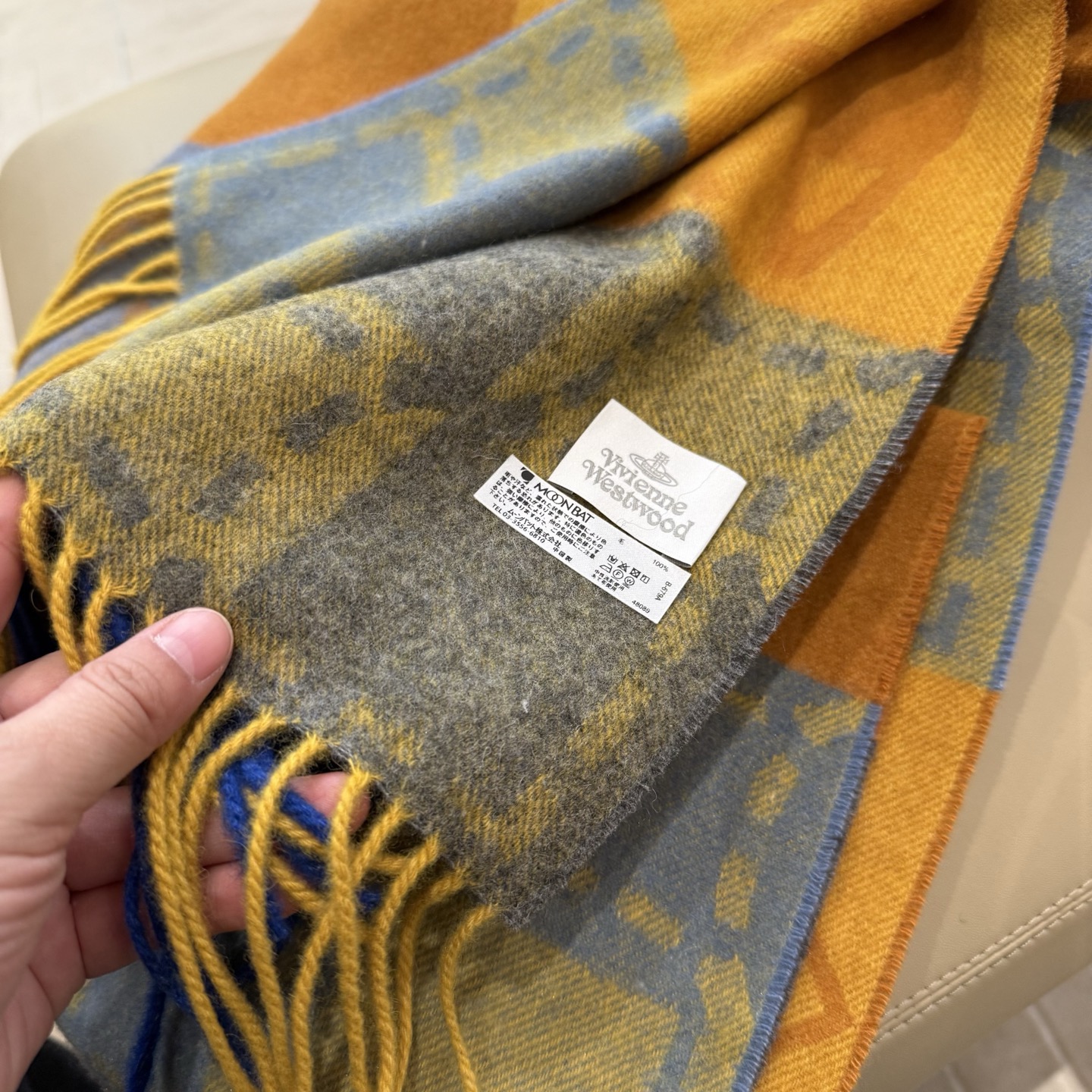 P𝐕𝐢𝐯𝐢𝐞𝐧𝐧𝐞 𝐖𝐞𝐬𝐭𝐰𝐨𝐨𝐝🪐✨经典大土星围巾 vivienne westwood西太后土星 英