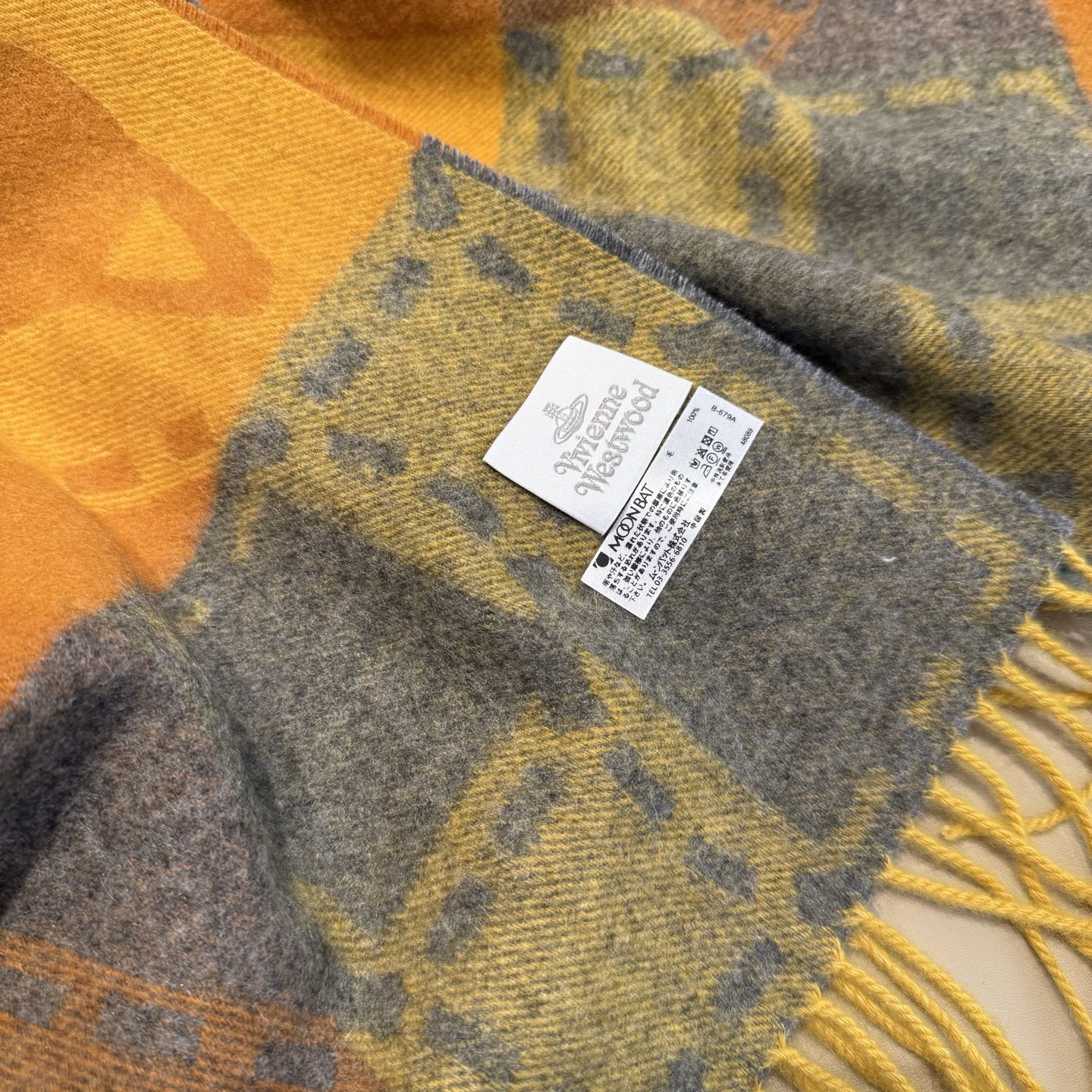 P𝐕𝐢𝐯𝐢𝐞𝐧𝐧𝐞 𝐖𝐞𝐬𝐭𝐰𝐨𝐨𝐝🪐✨经典大土星围巾 vivienne westwood西太后土星 英