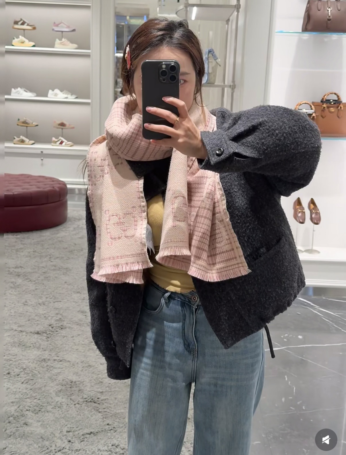 P高版本最新色出货啦🥰🥰G家风格字母面料：羊毛，尺寸：47*180羊毛真丝围巾，装饰超大造型设计GG图案