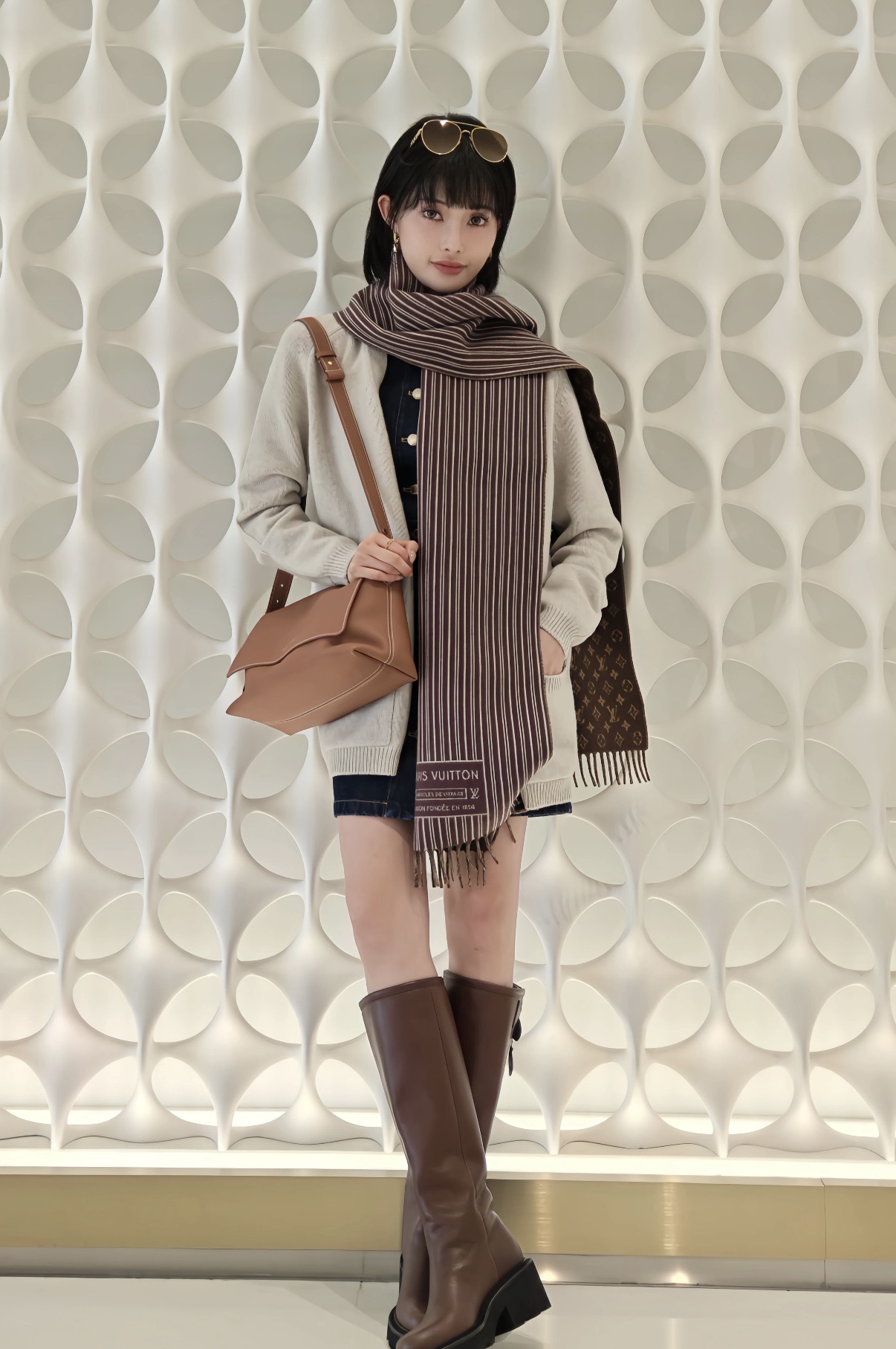 P【2025新款献礼】🎉Louis Vuitton 渠道独家特供大驴专柜款限定系列羊绒围巾，一面条纹一面