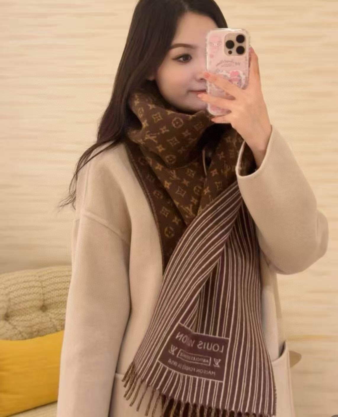 P【2025新款献礼】🎉Louis Vuitton 渠道独家特供大驴专柜款限定系列羊绒围巾，一面条纹一面