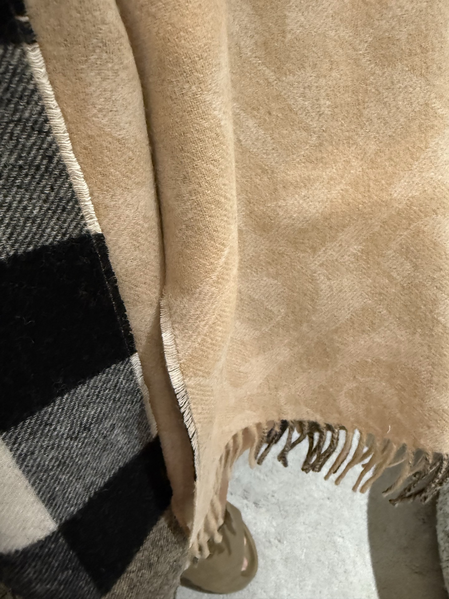 PTB 双面格子 B家最新款，全部采的原样回来做的，👍👍不论颜色🔝，原料 ，🔝手感 ，🔝标都做到了一致🏆