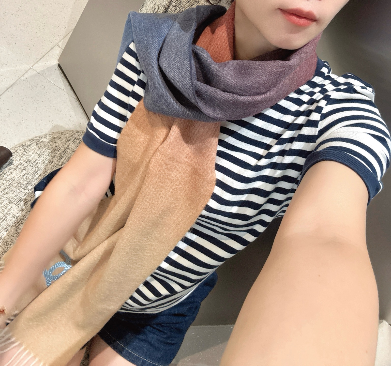 P香奈儿2025渐变色👍巴黎时装展商务女士通用双面羊绒围巾。代工厂臻选上乘的超细羊绒纤维 进行纯手工精梳