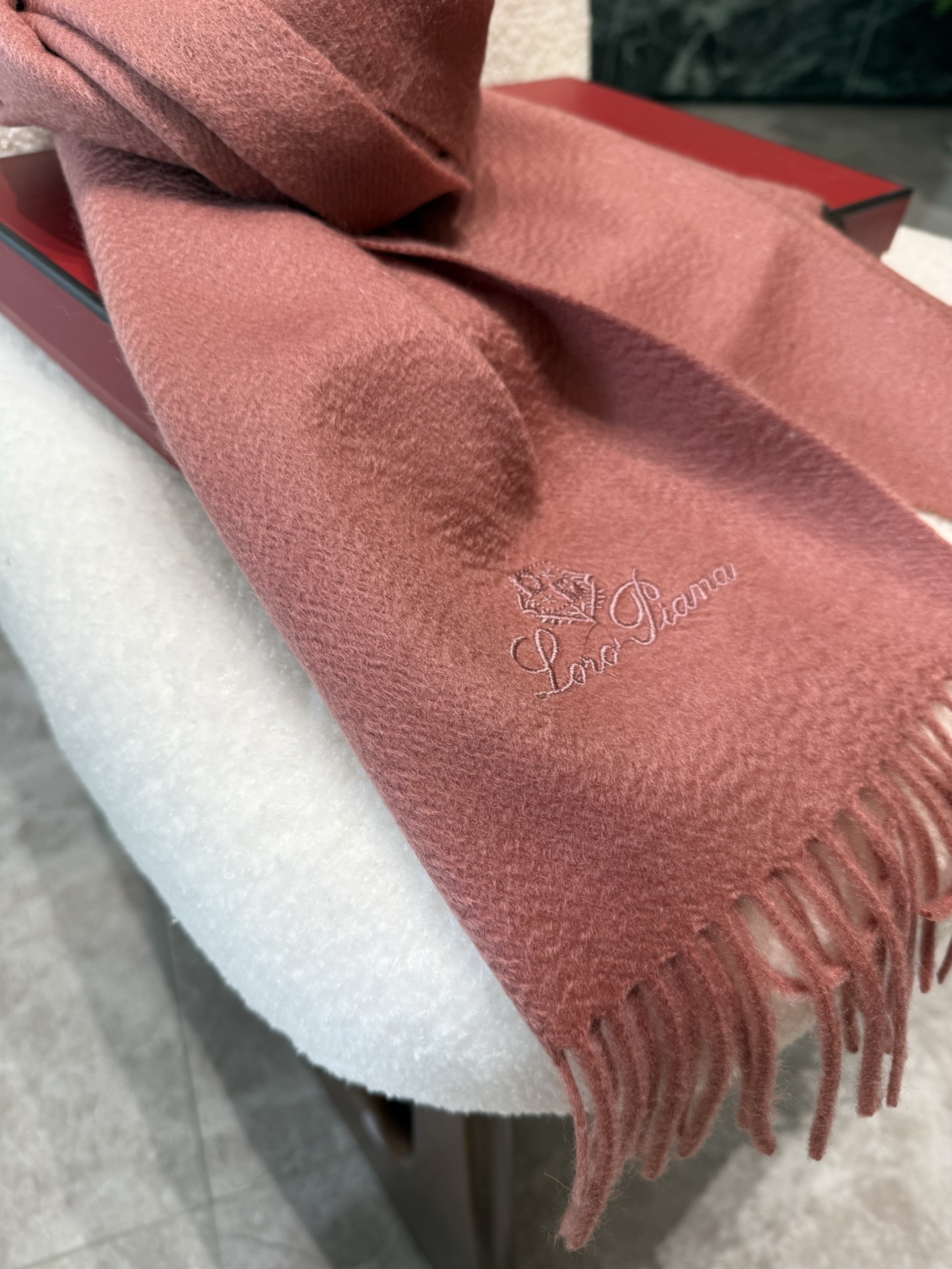 P羊绒版本Loro Piana · 诺悠翩雅秋冬新品❗️送人自留都太高大上了😍重磅上新，爆款爆款，渠道极