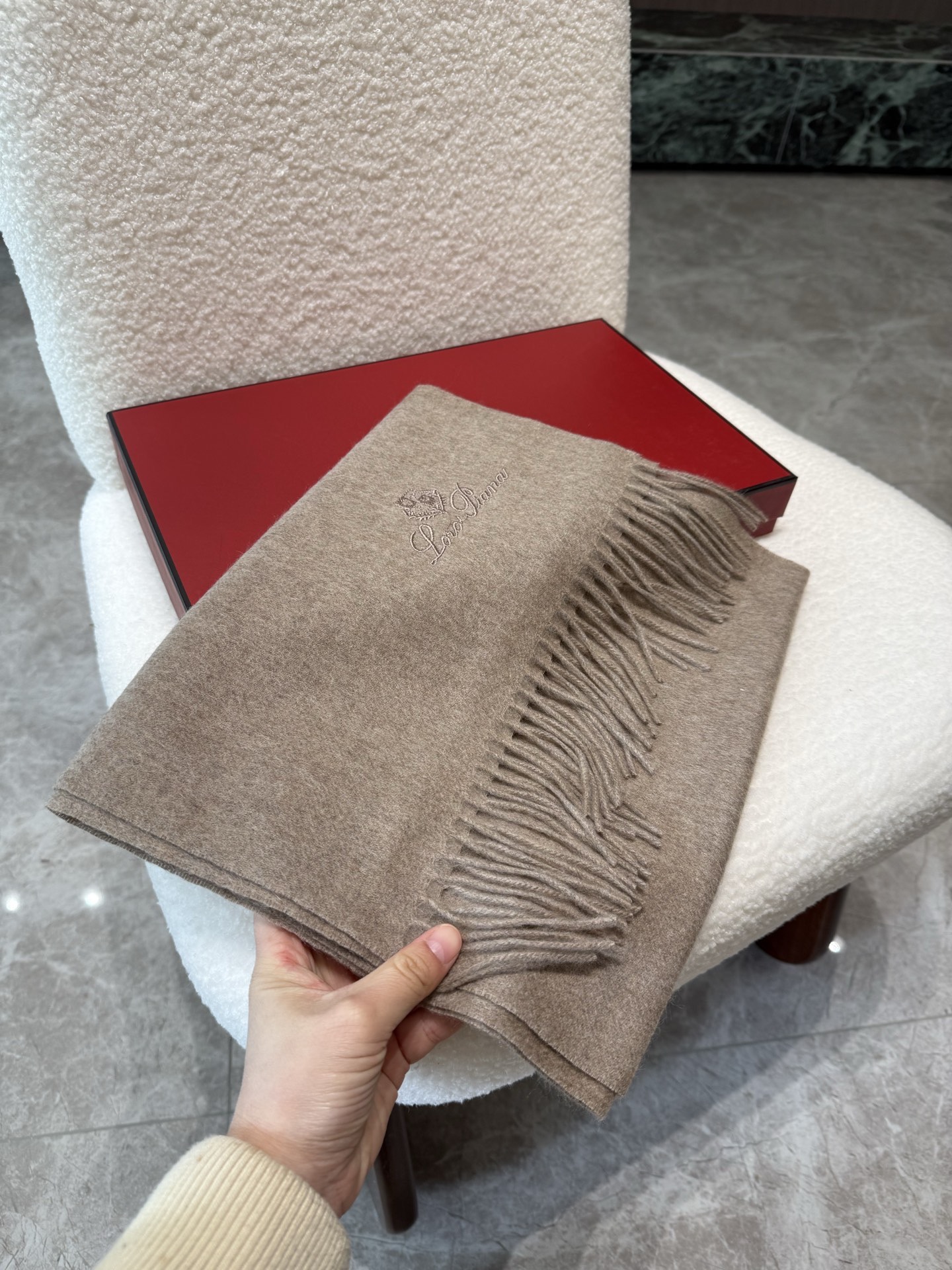 P羊绒版本Loro Piana · 诺悠翩雅秋冬新品❗️送人自留都太高大上了😍重磅上新，爆款爆款，渠道极