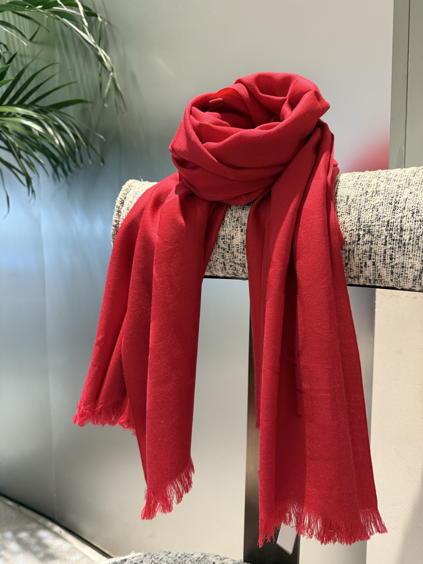 PCoach经典款围巾/大披肩。每个颜色都好看!超级舒适的款，大气奢华，中等厚度，可做披肩，办公室冷气足