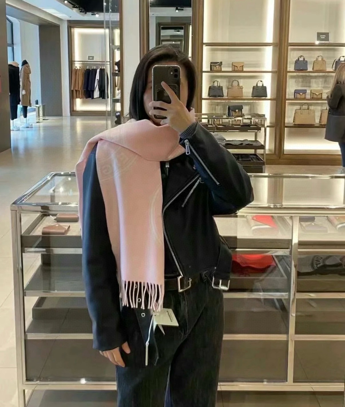 Burberry 双面双色羊毛围巾圆环 非常保暖 柔软亲肤，不扎脖 人人都应该拥有一条