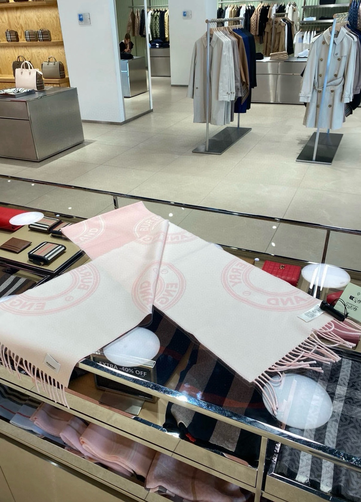 Burberry 双面双色羊毛围巾圆环 非常保暖 柔软亲肤，不扎脖 人人都应该拥有一条