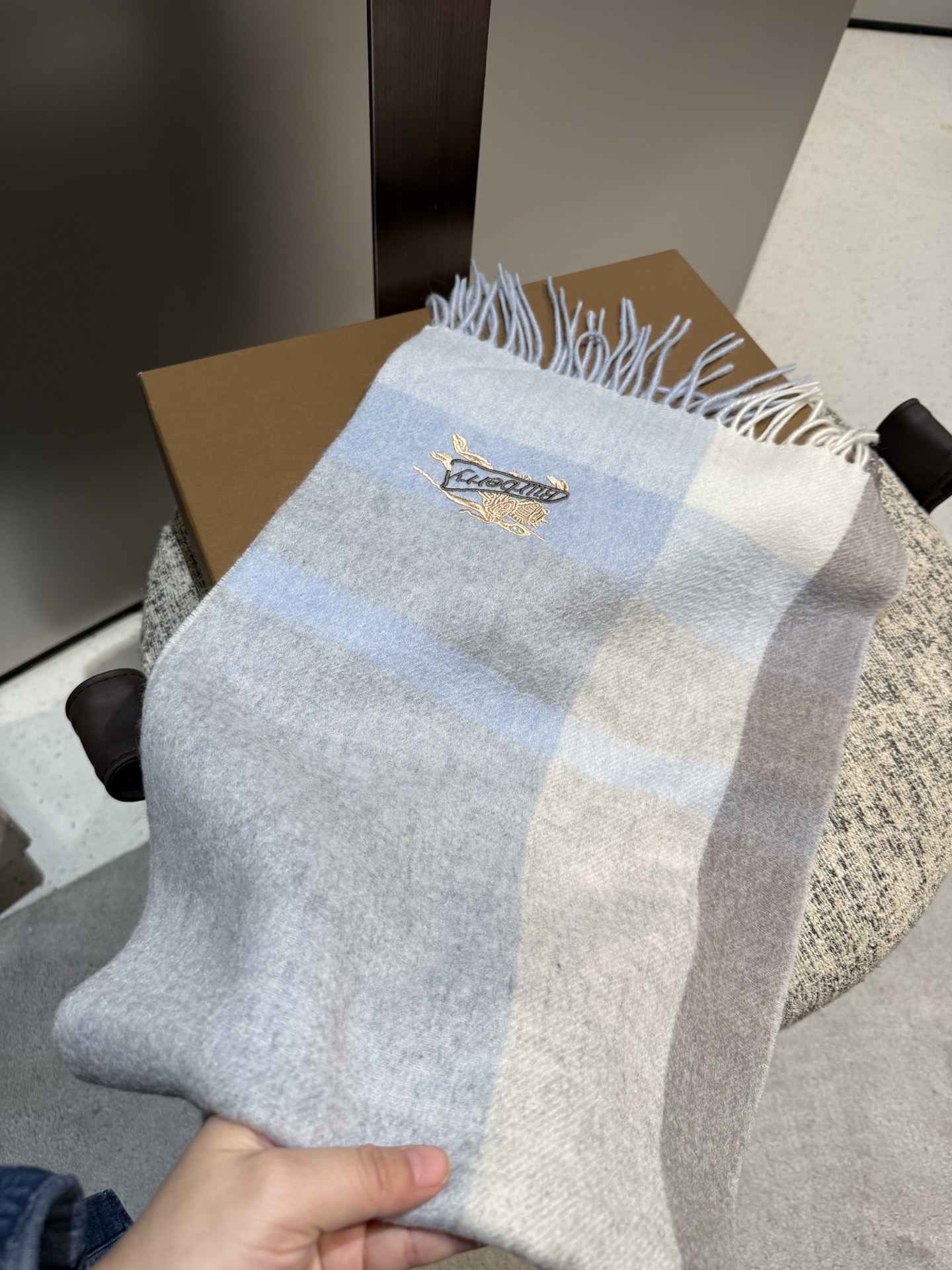 P巴宝莉【男女围巾】怒赞自留，难得的高端男款！家属福利！巴宝莉非常正的男士围巾~面料大爱，非常柔软细腻舒