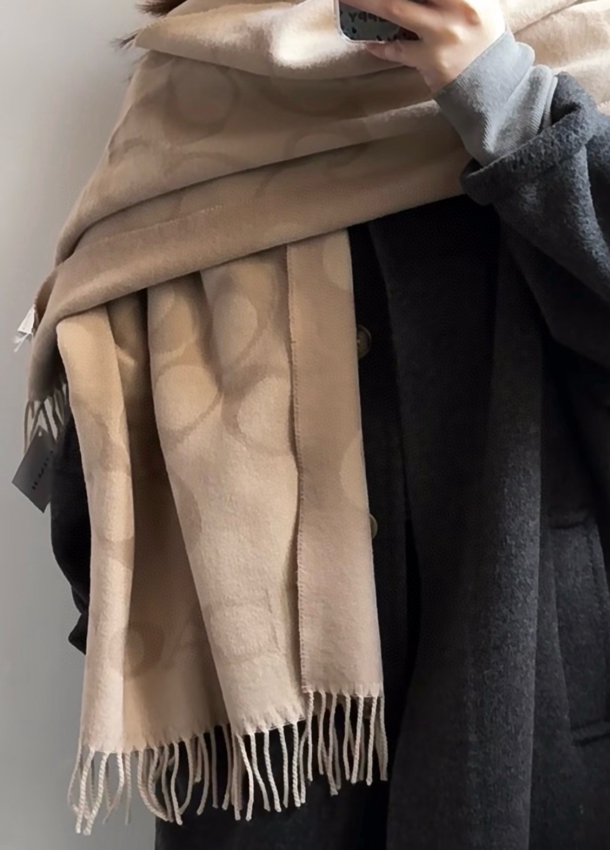 P蔻驰 2025年新款到！Coach爆款！三色披肩也太好看了吧！不仅有颜值还有品质，97%羊毛+3%羊绒