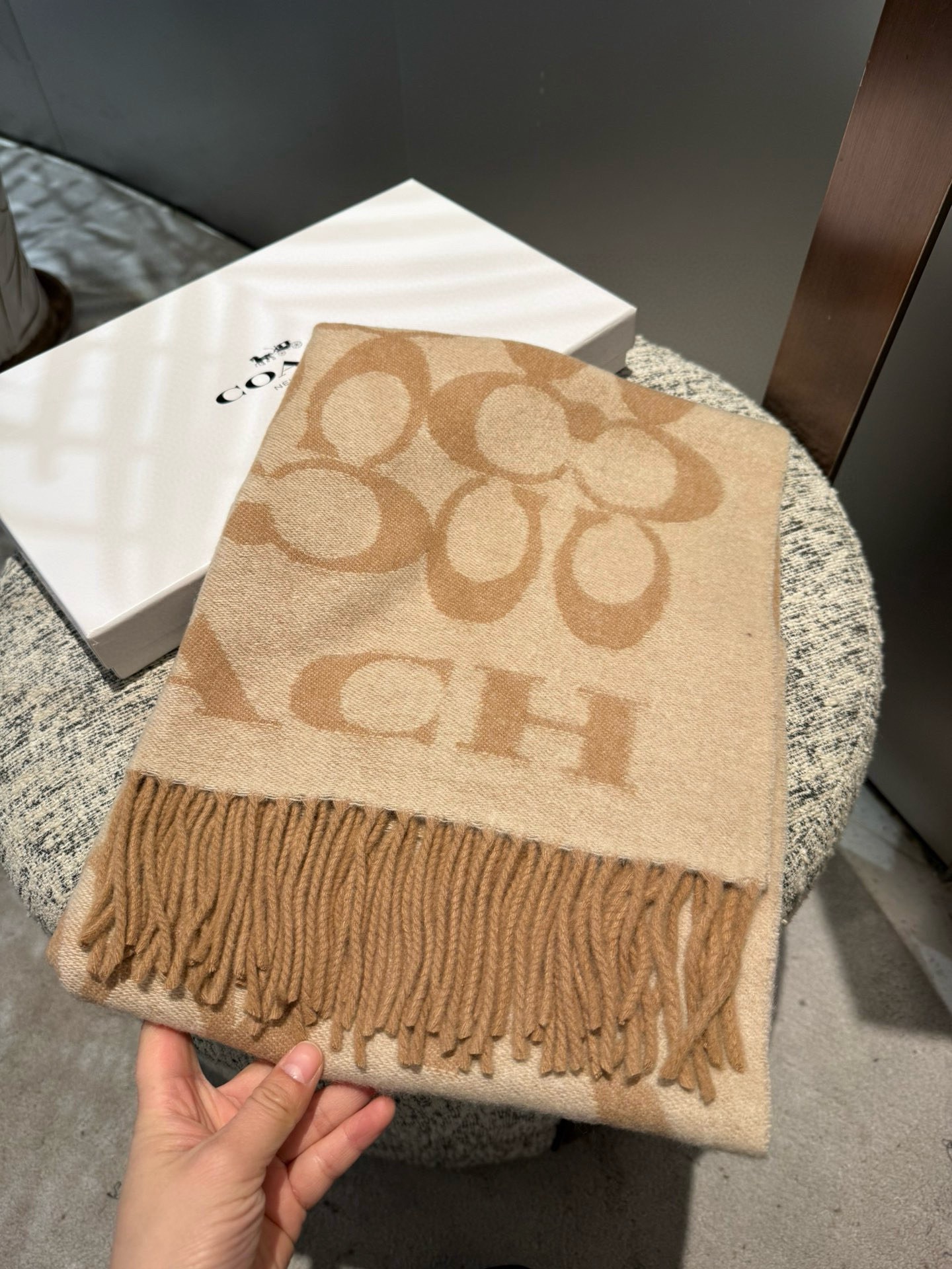 P蔻驰 2025年新款到！Coach爆款！三色披肩也太好看了吧！不仅有颜值还有品质，97%羊毛+3%羊绒