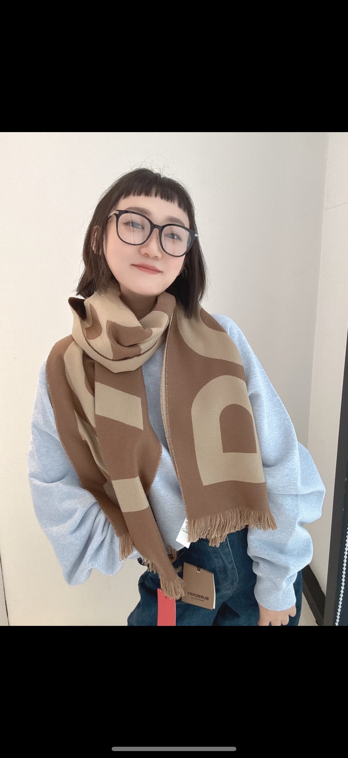 P高版本【B大字母双面长巾】免代购，专柜新色，真香必入推荐款！全网最好的品质推荐给我的老姐妹们，须边细节