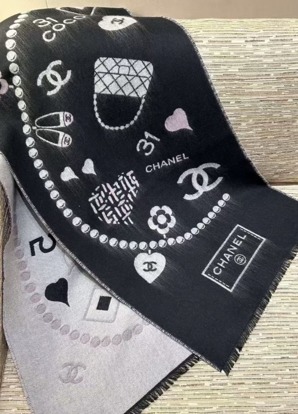 P🆕Chanel 25B珍珠coco50*200cm.100%山羊绒精选顶级山羊绒/绵羊毛/桑蚕丝，融合