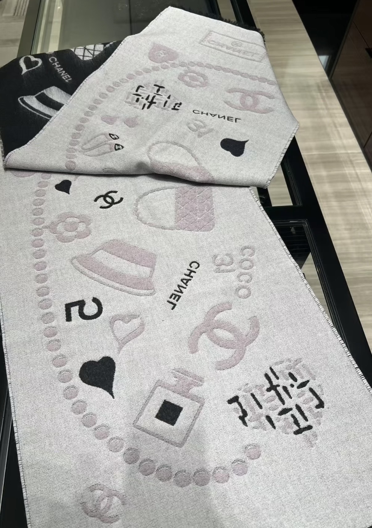 P🆕Chanel 25B珍珠coco50*200cm.100%山羊绒精选顶级山羊绒/绵羊毛/桑蚕丝，融合