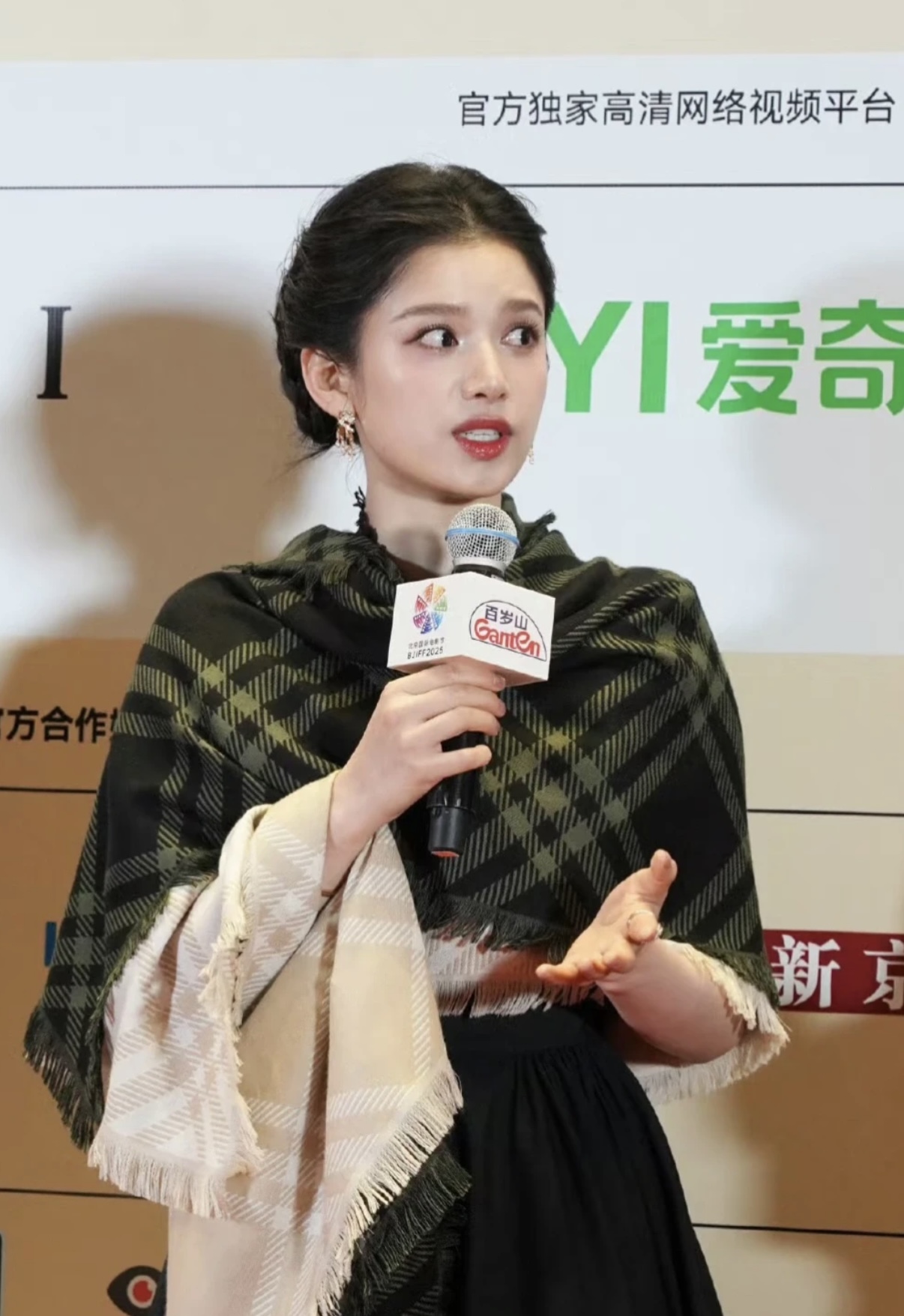 P𝐁𝐔𝐑𝐁𝐄𝐑𝐑𝐘 • 𝟐𝟓ꫛꫀꪝ《骑士格纹长巾》张婧仪同款，原单品质！Size：200x65cm 70