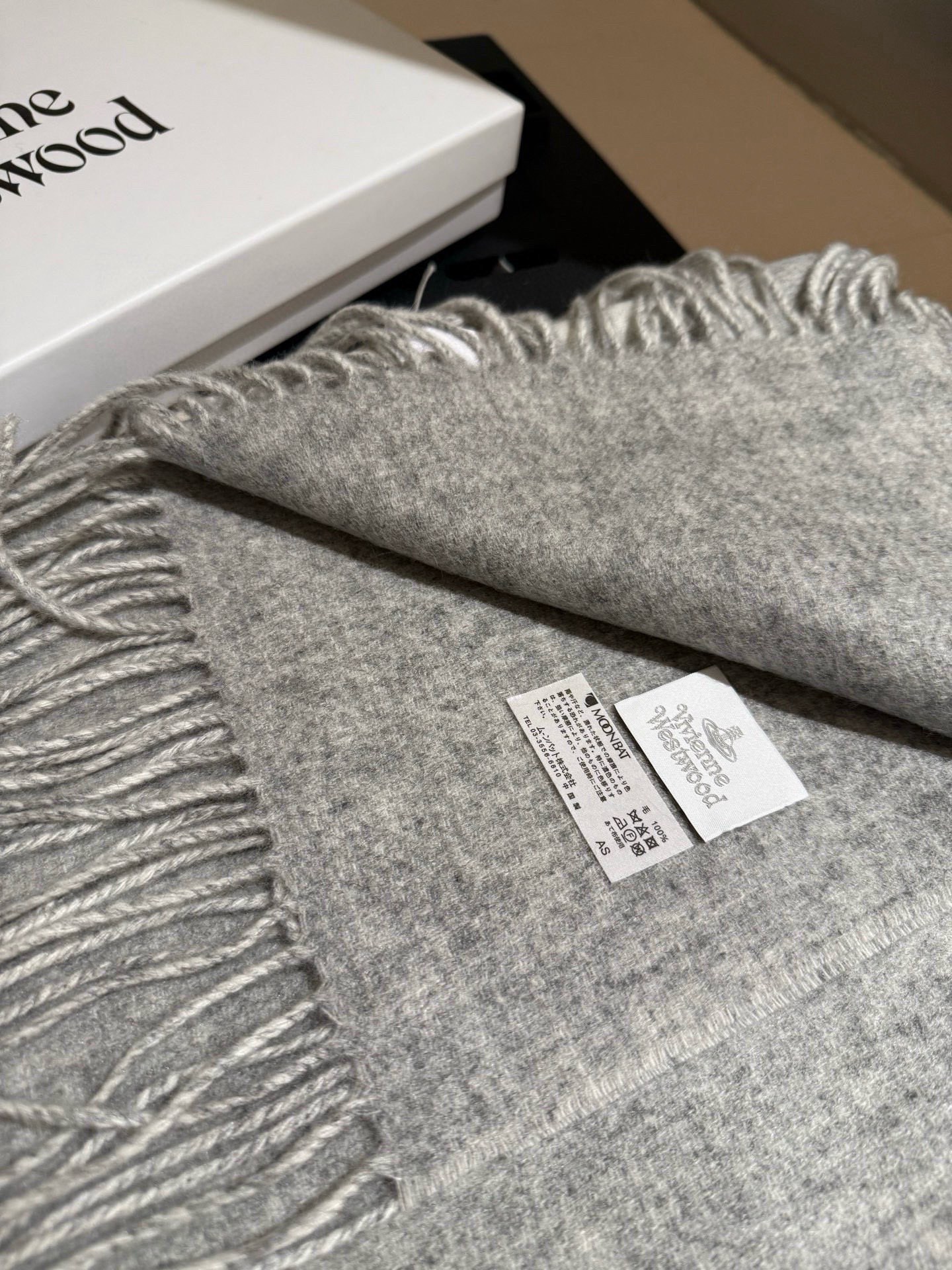 P💟西太后超美新款双面围巾！超级推荐入手！质感好货！据说超难买哦！！做工非常精致，很有分量，我们的 格真