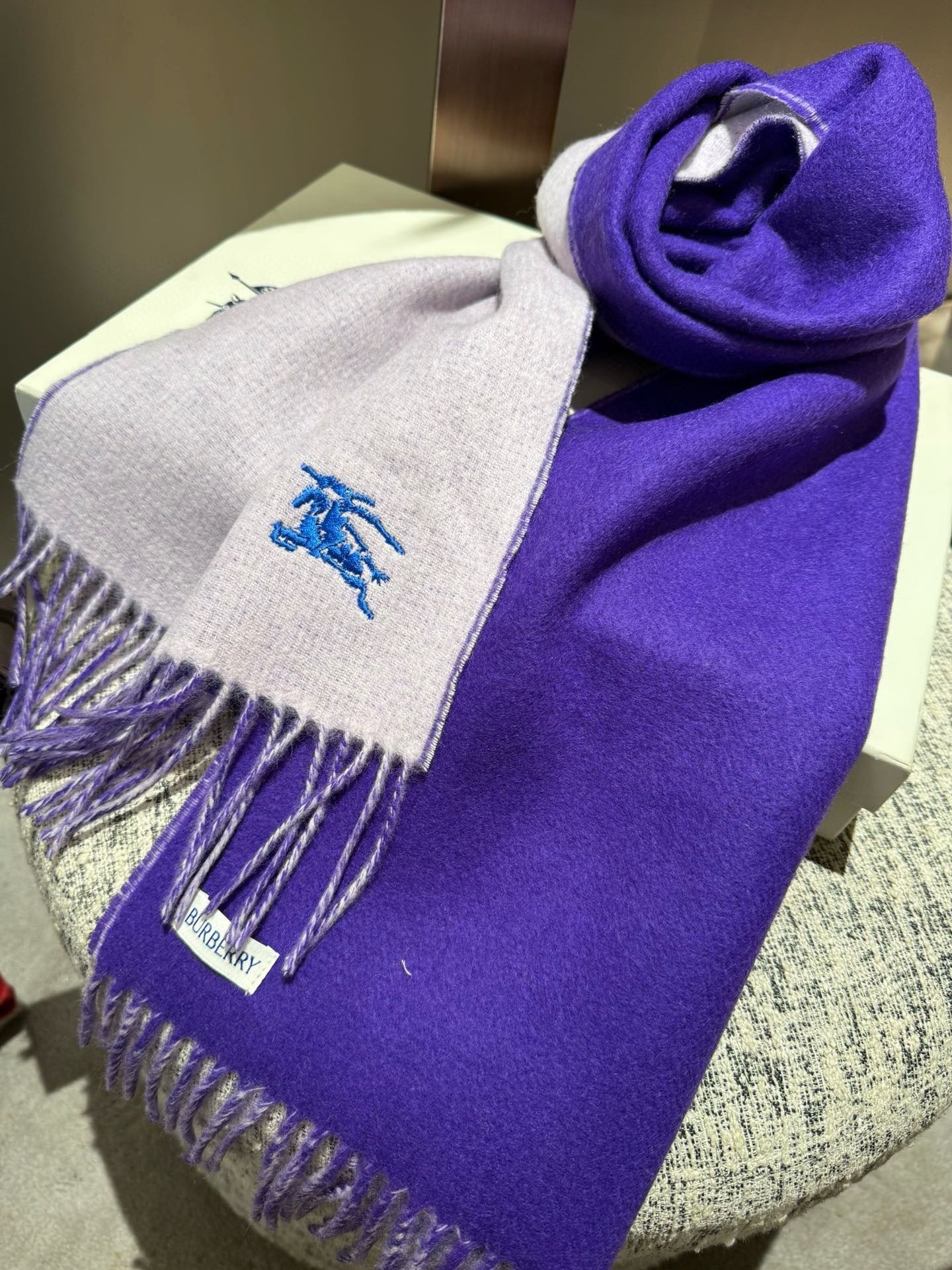 PBURBERRY 男女通用羊绒长巾✨好看的不行‼️羊绒款♨️高尖端产物⚠️绝对令人尖叫的品质👍英伦风格