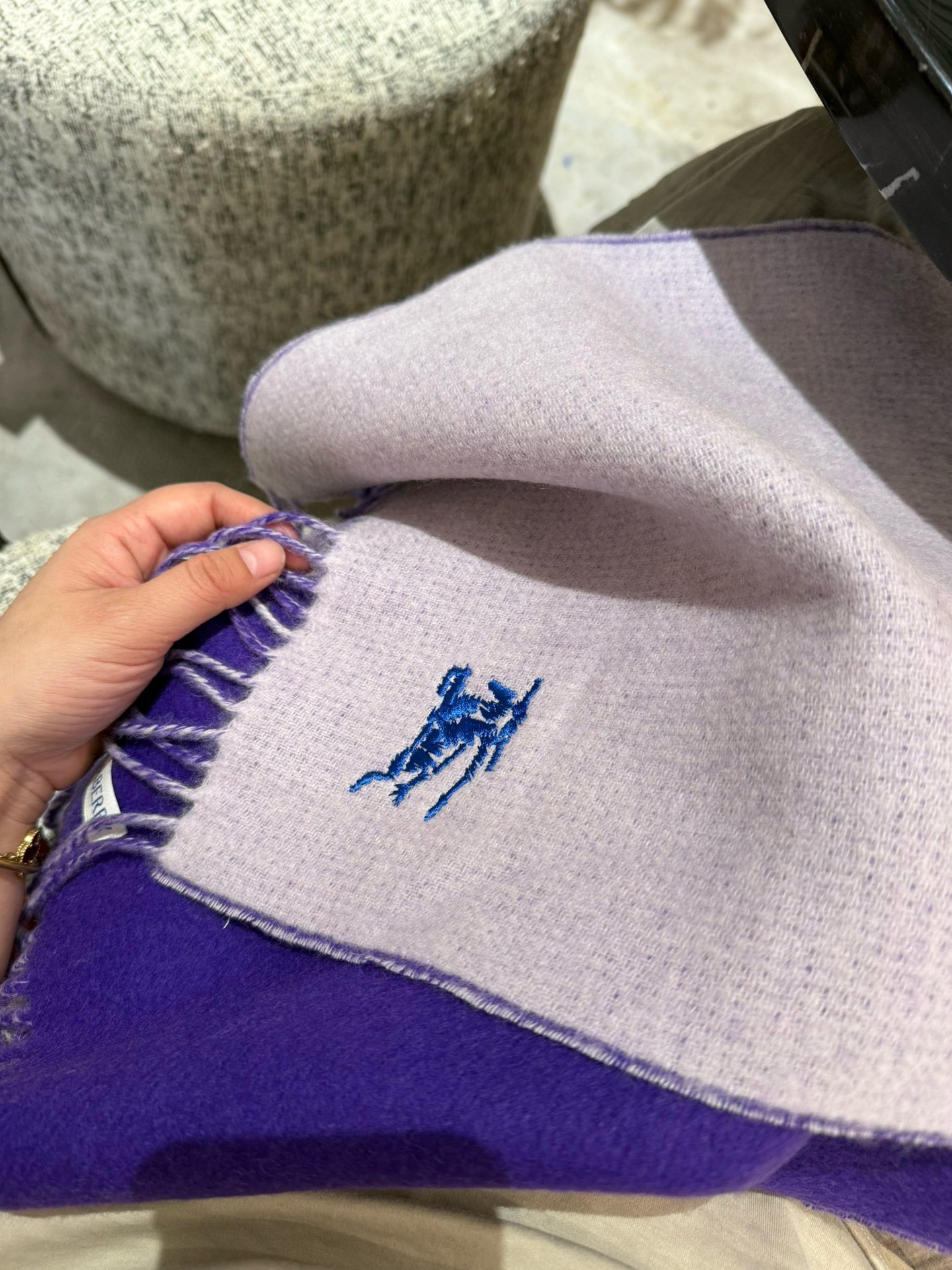 PBURBERRY 男女通用羊绒长巾✨好看的不行‼️羊绒款♨️高尖端产物⚠️绝对令人尖叫的品质👍英伦风格