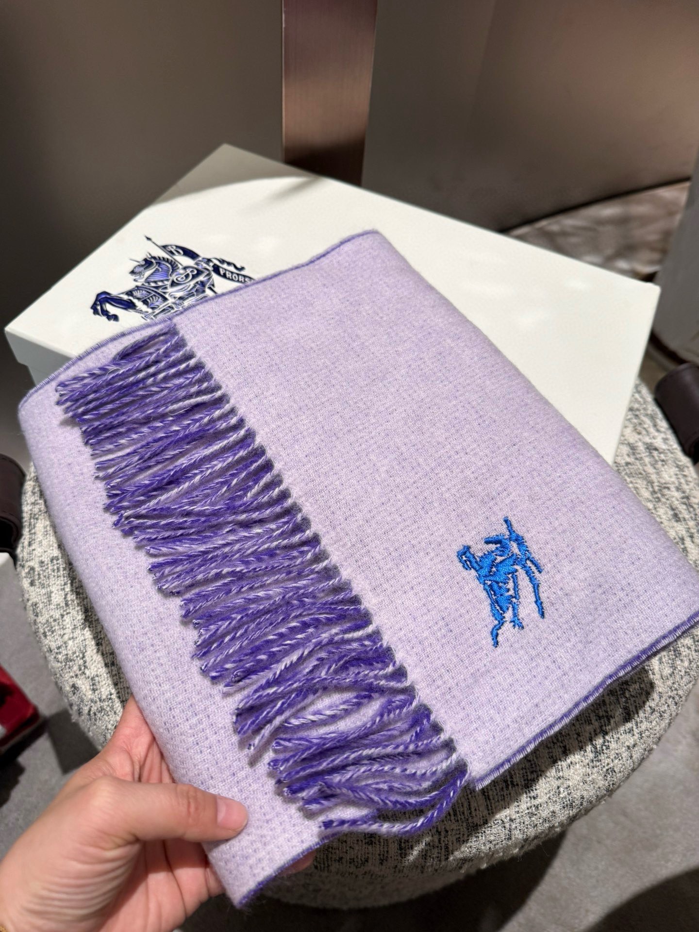 PBURBERRY 男女通用羊绒长巾✨好看的不行‼️羊绒款♨️高尖端产物⚠️绝对令人尖叫的品质👍英伦风格