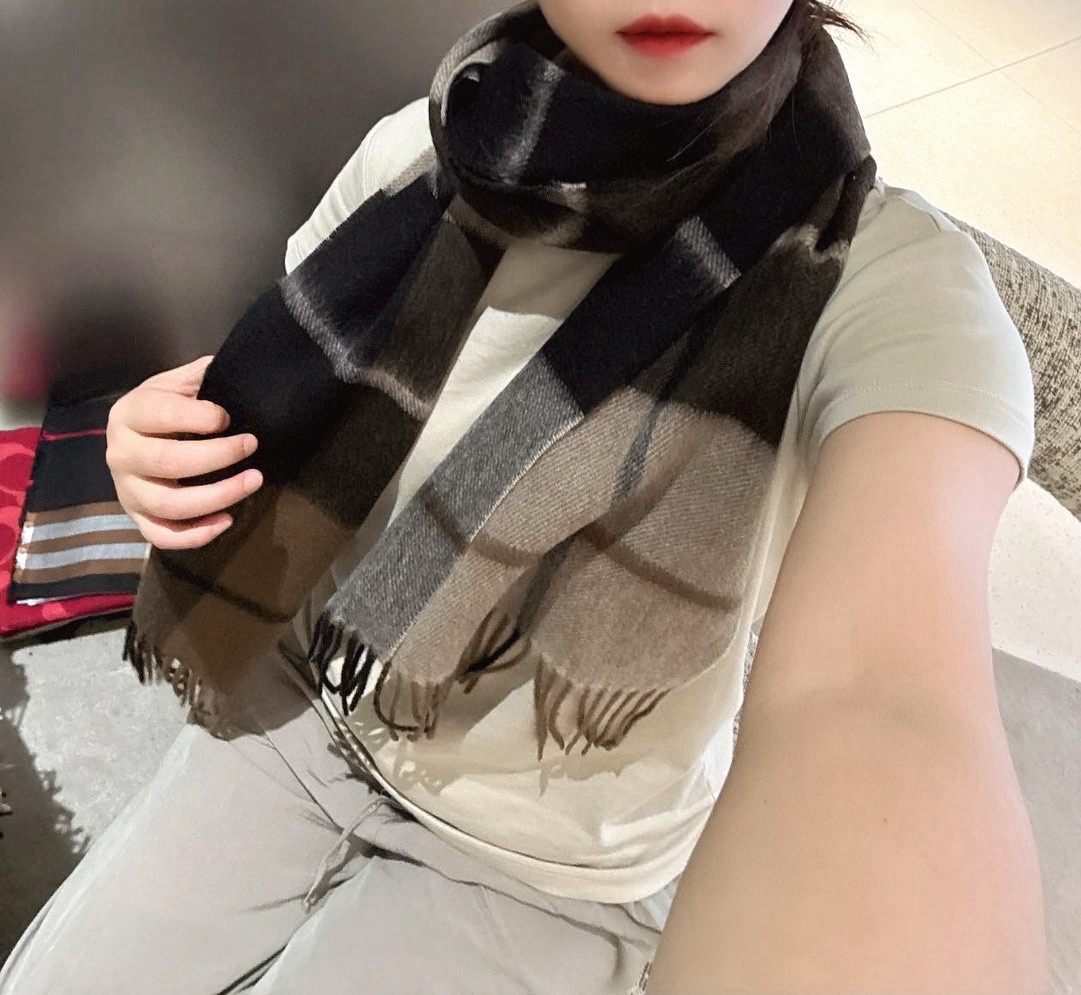 P巴宝莉【男女围巾】怒赞自留，难得的高端男款！家属福利！巴宝莉非常正的男士围巾~面料大爱，非常柔软细腻舒