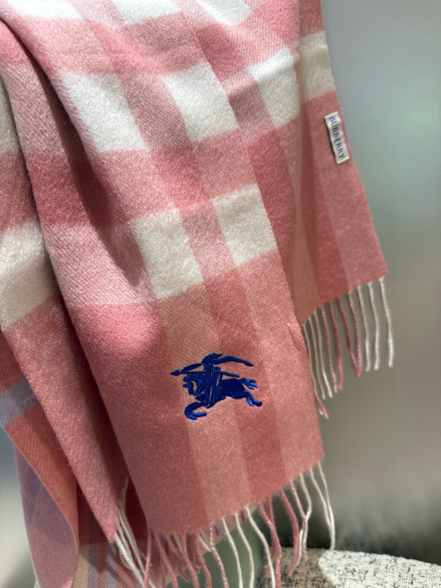 P巴宝莉【男女围巾】怒赞自留，难得的高端男款！家属福利！巴宝莉非常正的男士围巾~面料大爱，非常柔软细腻舒