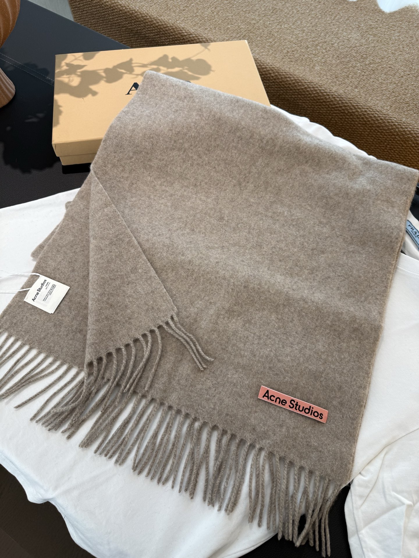 P沥青灰❤️我只能说不是所有的纯色围巾都叫Acne‼️瑞典Acne Studios APolo幼羊羔毛重