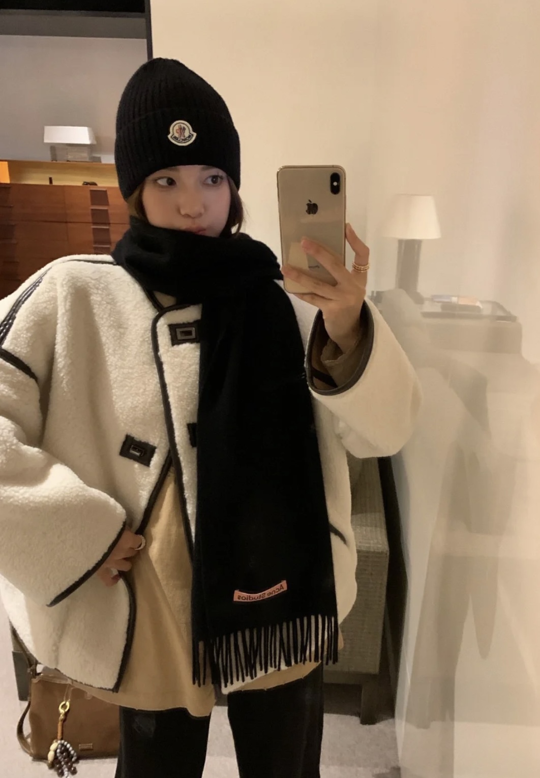 P经典黑❤️我只能说不是所有的纯色围巾都叫Acne‼️瑞典Acne Studios APolo幼羊羔毛重