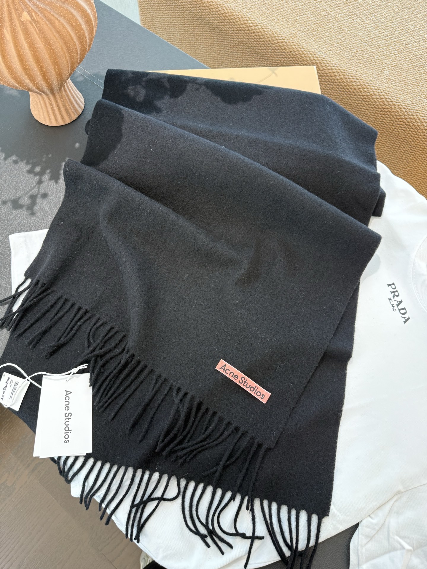 P经典黑❤️我只能说不是所有的纯色围巾都叫Acne‼️瑞典Acne Studios APolo幼羊羔毛重