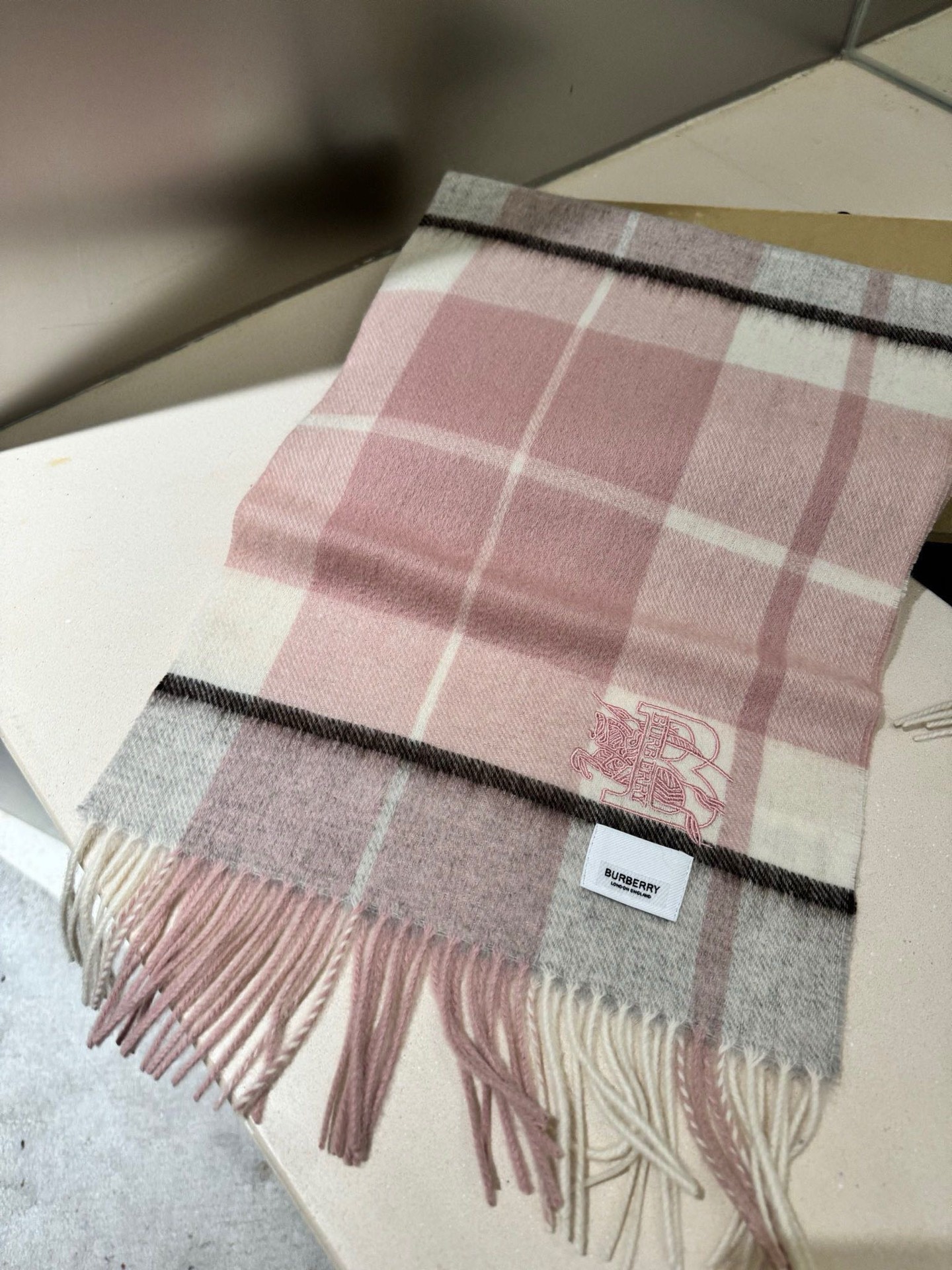 P巴宝莉【男女围巾】怒赞自留，难得的高端男款！家属福利！巴宝莉非常正的男士围巾~面料大爱，非常柔软细腻舒