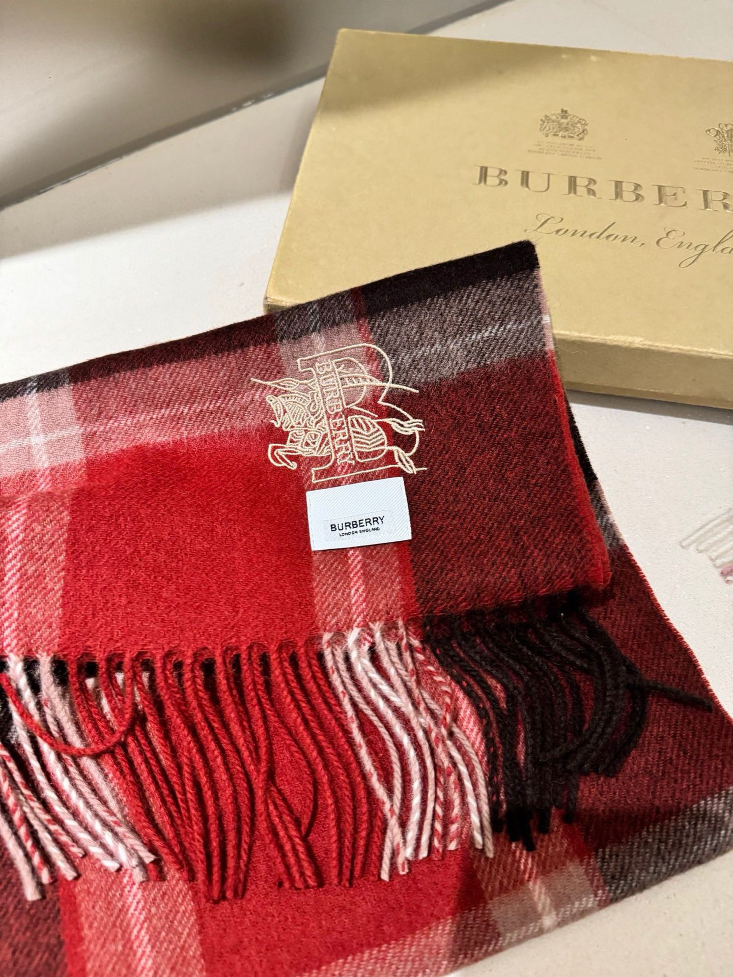 P巴宝莉【男女围巾】怒赞自留，难得的高端男款！家属福利！巴宝莉非常正的男士围巾~面料大爱，非常柔软细腻舒