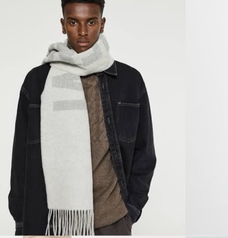 PJacquemus 双面围巾❗今年真的被疯狂种草 今年冬天就非宠这条 好看的要疯掉了，太有型太有魅力了