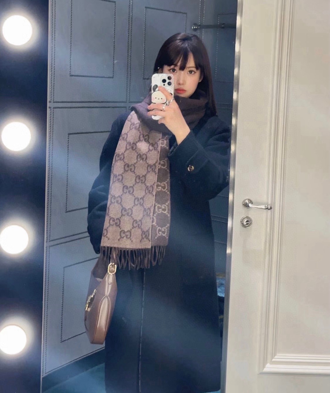 PGUCCI（古奇）完美渐变！最新双面两用围巾！各种穿衣风格都可以和她碰撞出别样的上身效果！GG标识作为