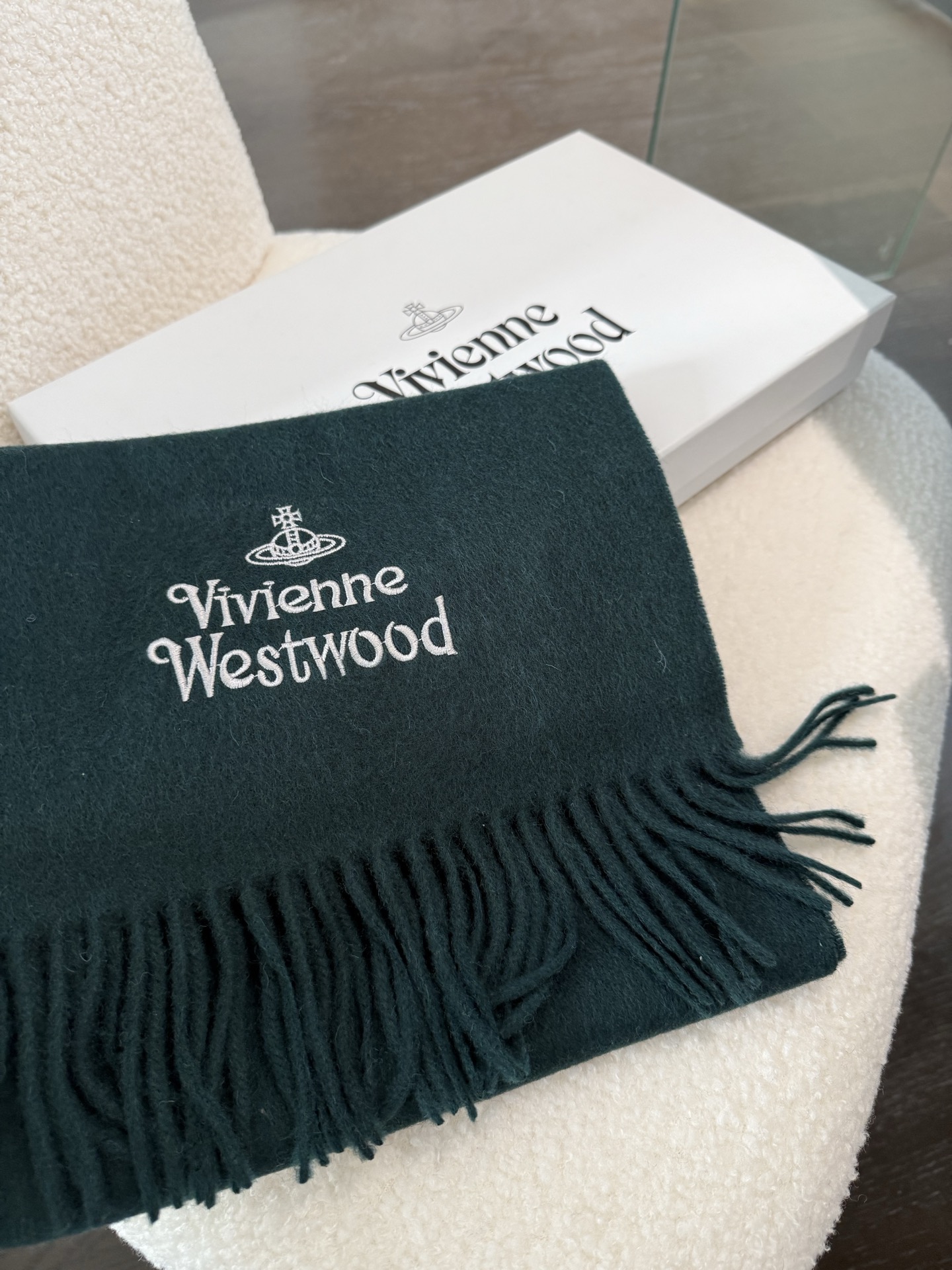 P墨绿色❤️小红书爆款“Vivienne Westwood”薇薇安西太后羊绒羊毛围巾❗ 西太后 英国时装