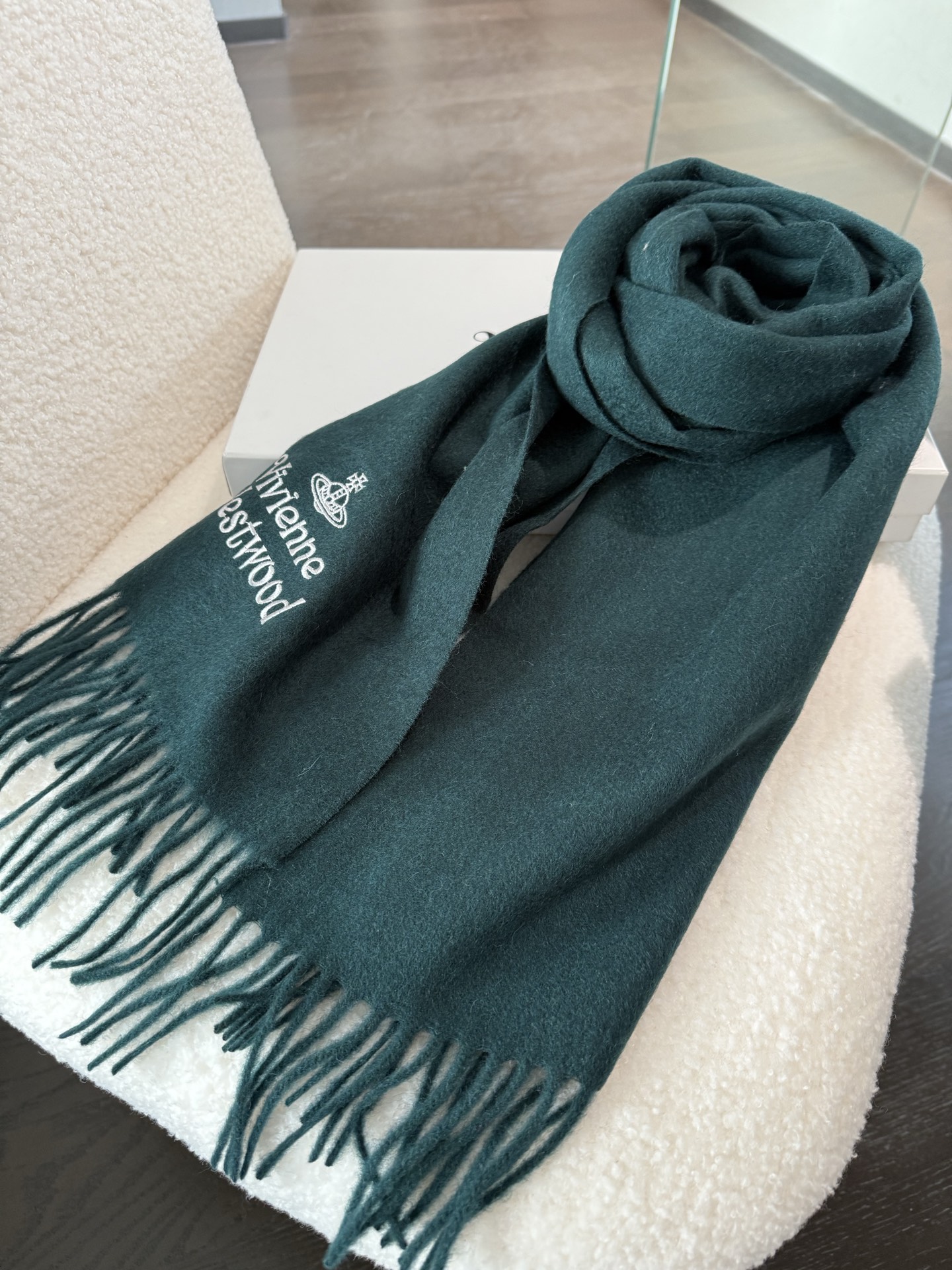 P墨绿色❤️小红书爆款“Vivienne Westwood”薇薇安西太后羊绒羊毛围巾❗ 西太后 英国时装