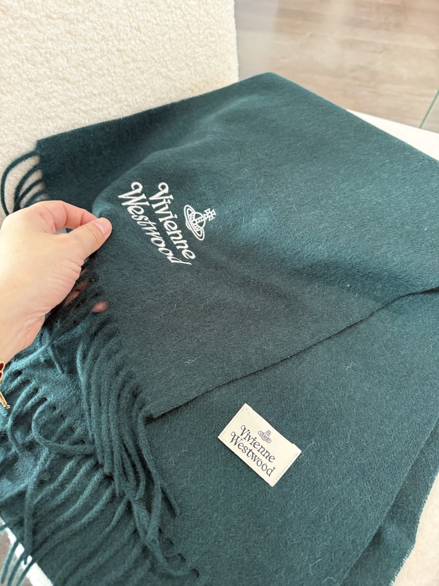 P墨绿色❤️小红书爆款“Vivienne Westwood”薇薇安西太后羊绒羊毛围巾❗ 西太后 英国时装